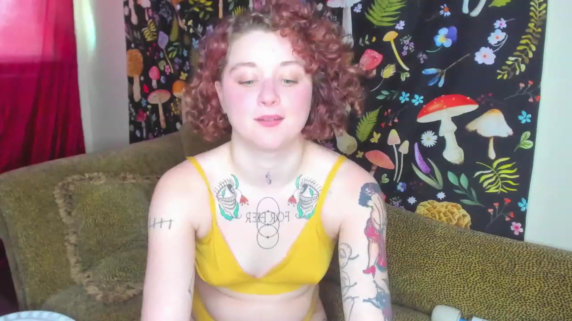 Gallery image thumbnail from PeachyQueen_'s myfreecams stream on, 01/04/2023, 20:45 image 5 of 20