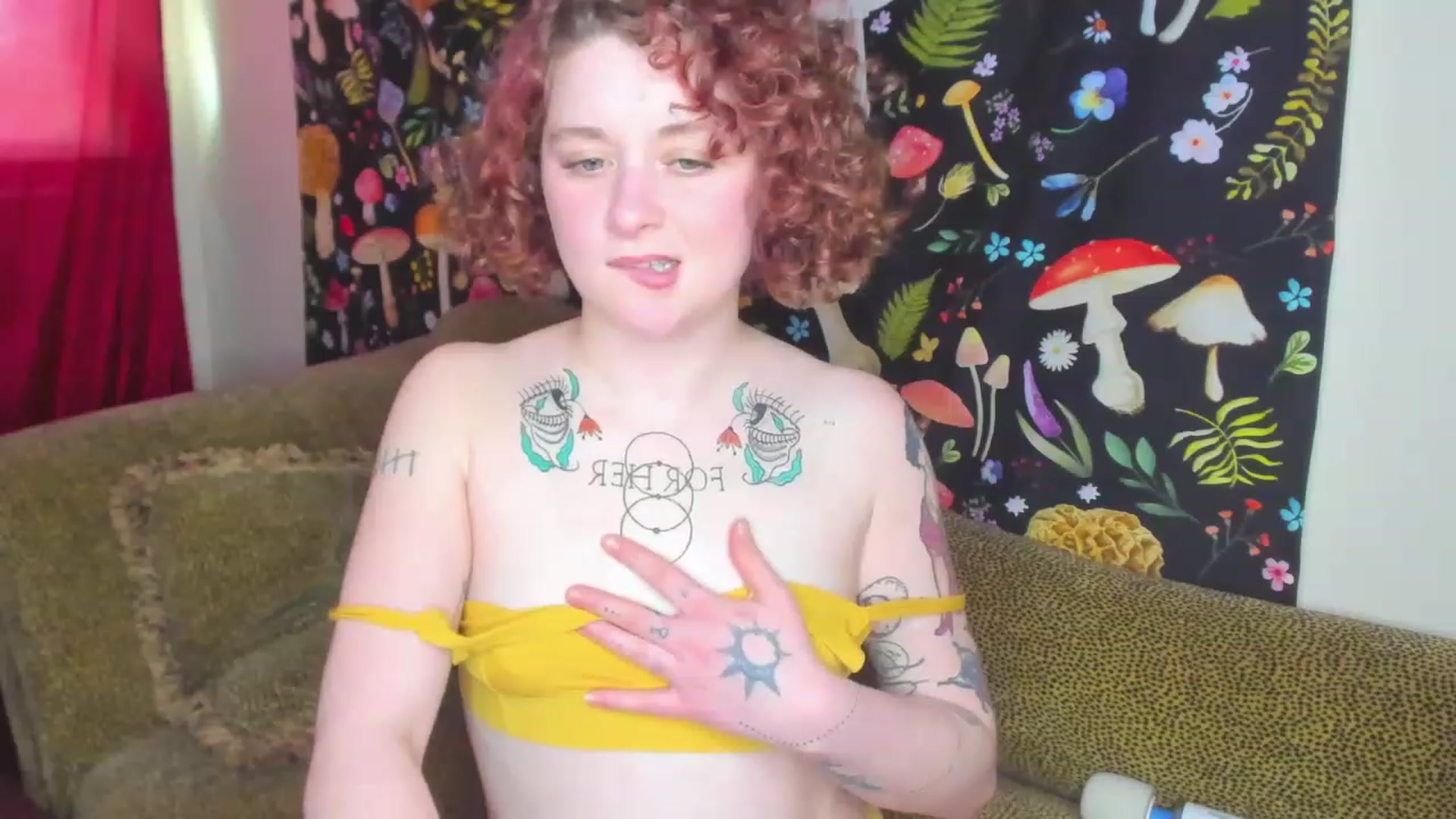 Gallery image thumbnail from PeachyQueen_'s myfreecams stream on, 01/04/2023, 20:45 image 14 of 20