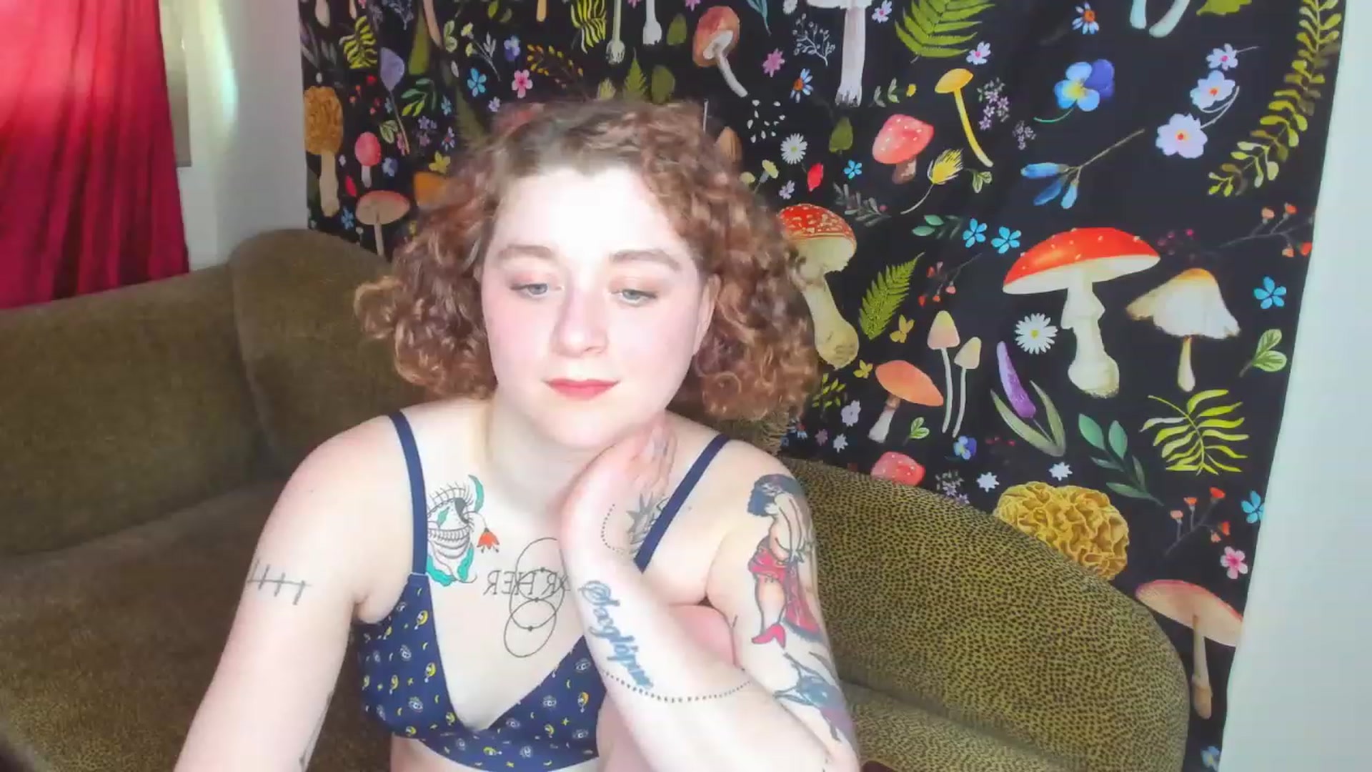 Gallery image thumbnail from PeachyQueen_'s myfreecams stream on, 01/26/2023, 21:10 image 19 of 20