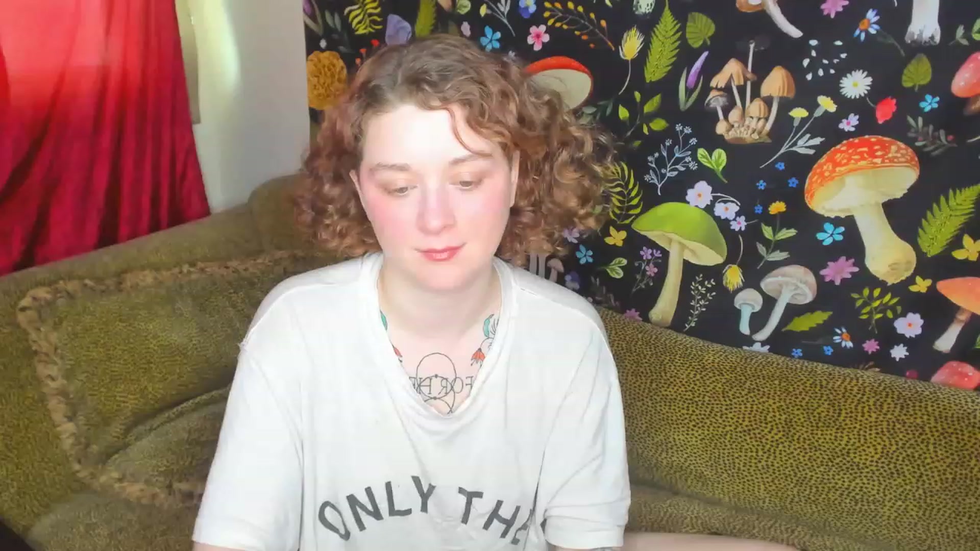 Gallery image thumbnail from PeachyQueen_'s myfreecams stream on, 02/01/2023, 21:08 image 10 of 20