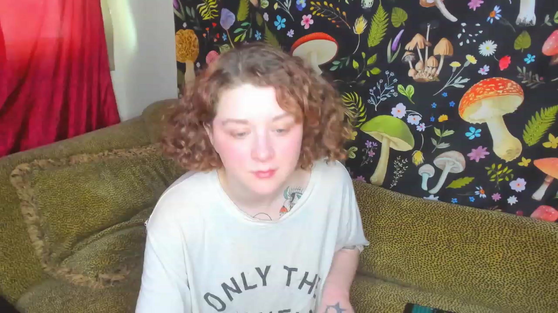 Gallery image thumbnail from PeachyQueen_'s myfreecams stream on, 02/01/2023, 21:08 image 8 of 20