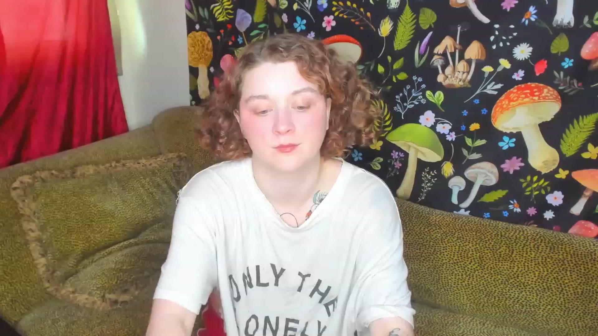 Gallery image thumbnail from PeachyQueen_'s myfreecams stream on, 02/01/2023, 21:08 image 7 of 20