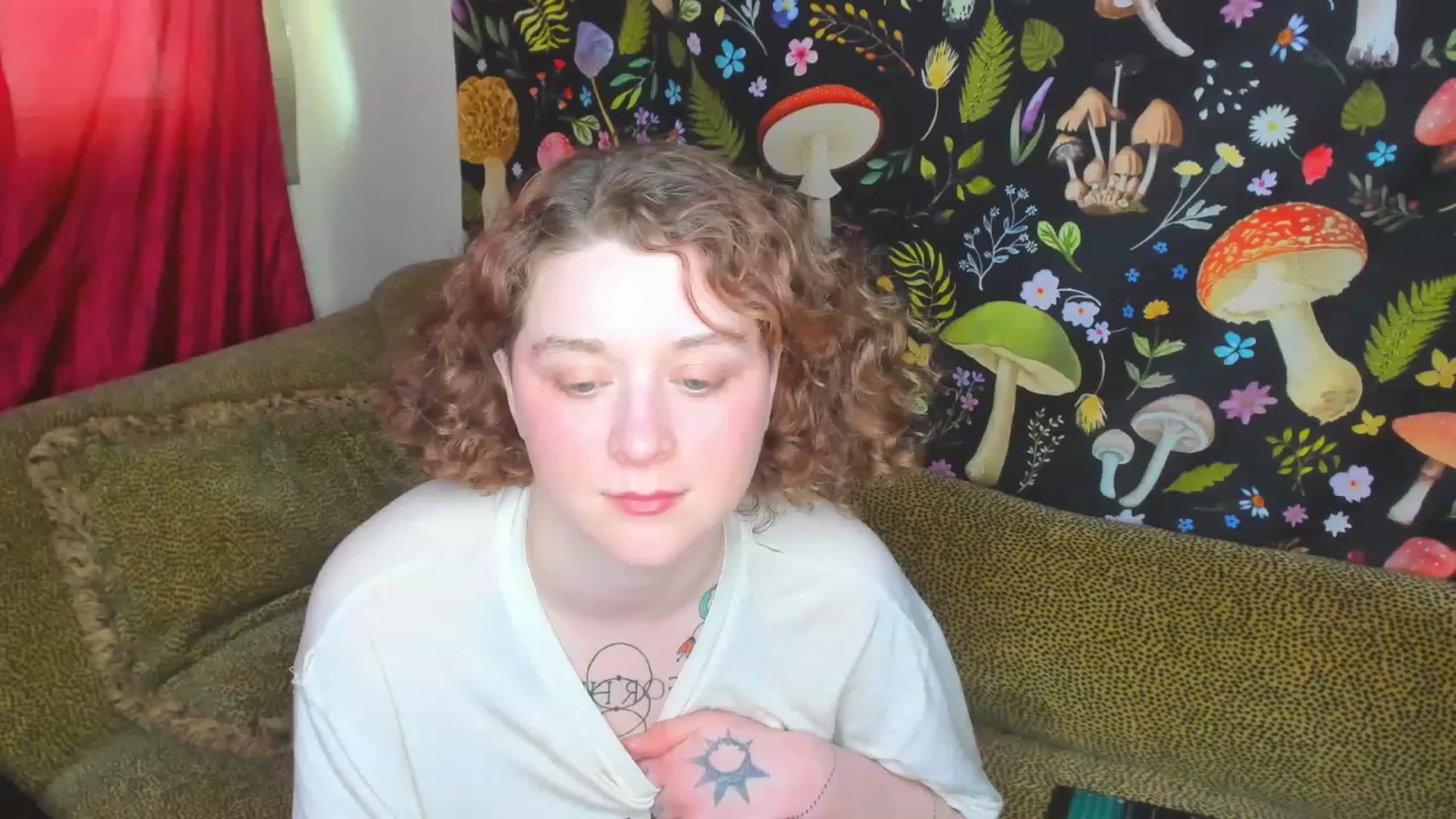 Gallery image thumbnail from PeachyQueen_'s myfreecams stream on, 02/01/2023, 21:08 image 12 of 20