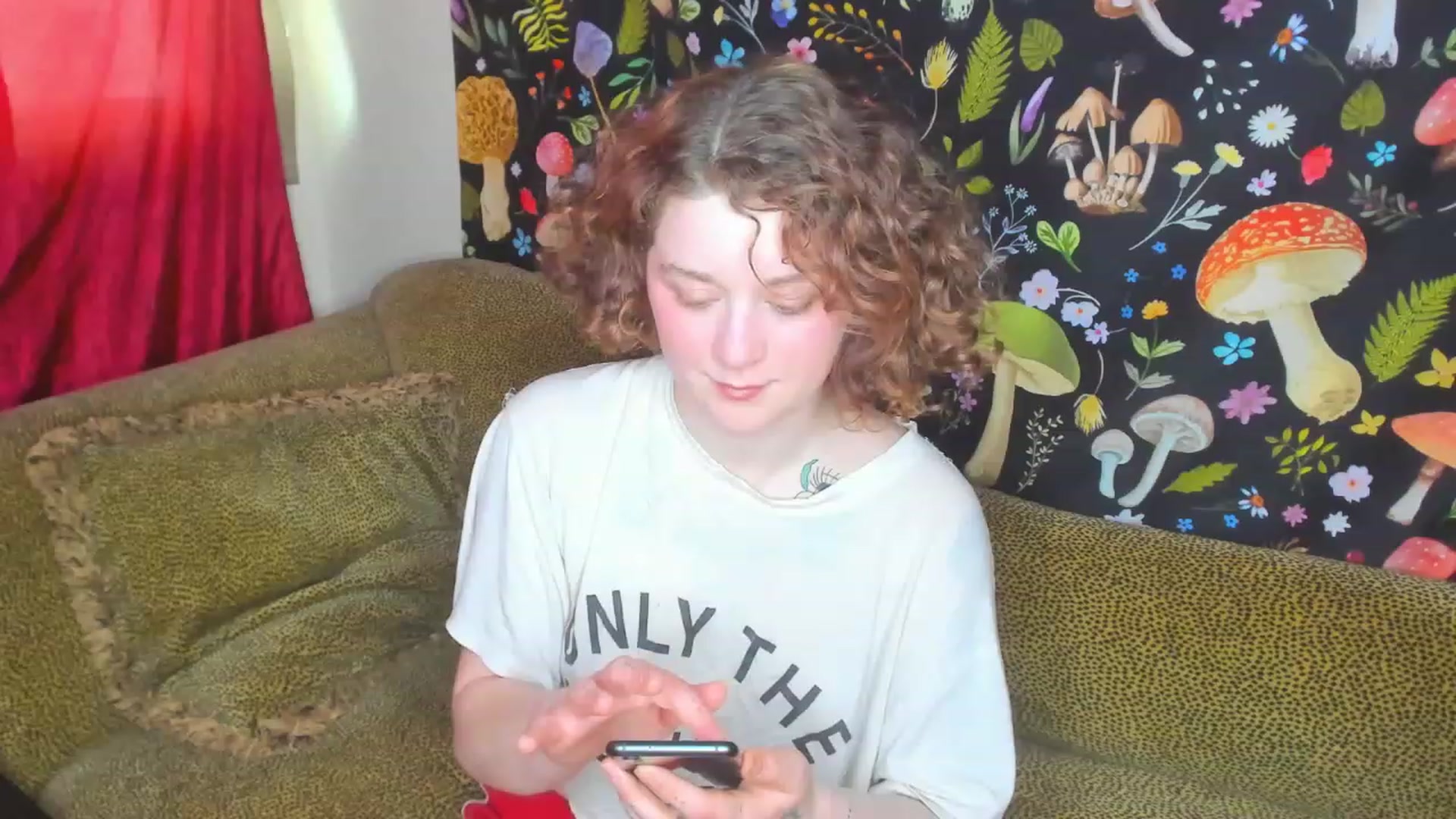 Gallery image thumbnail from PeachyQueen_'s myfreecams stream on, 02/01/2023, 21:08 image 15 of 20