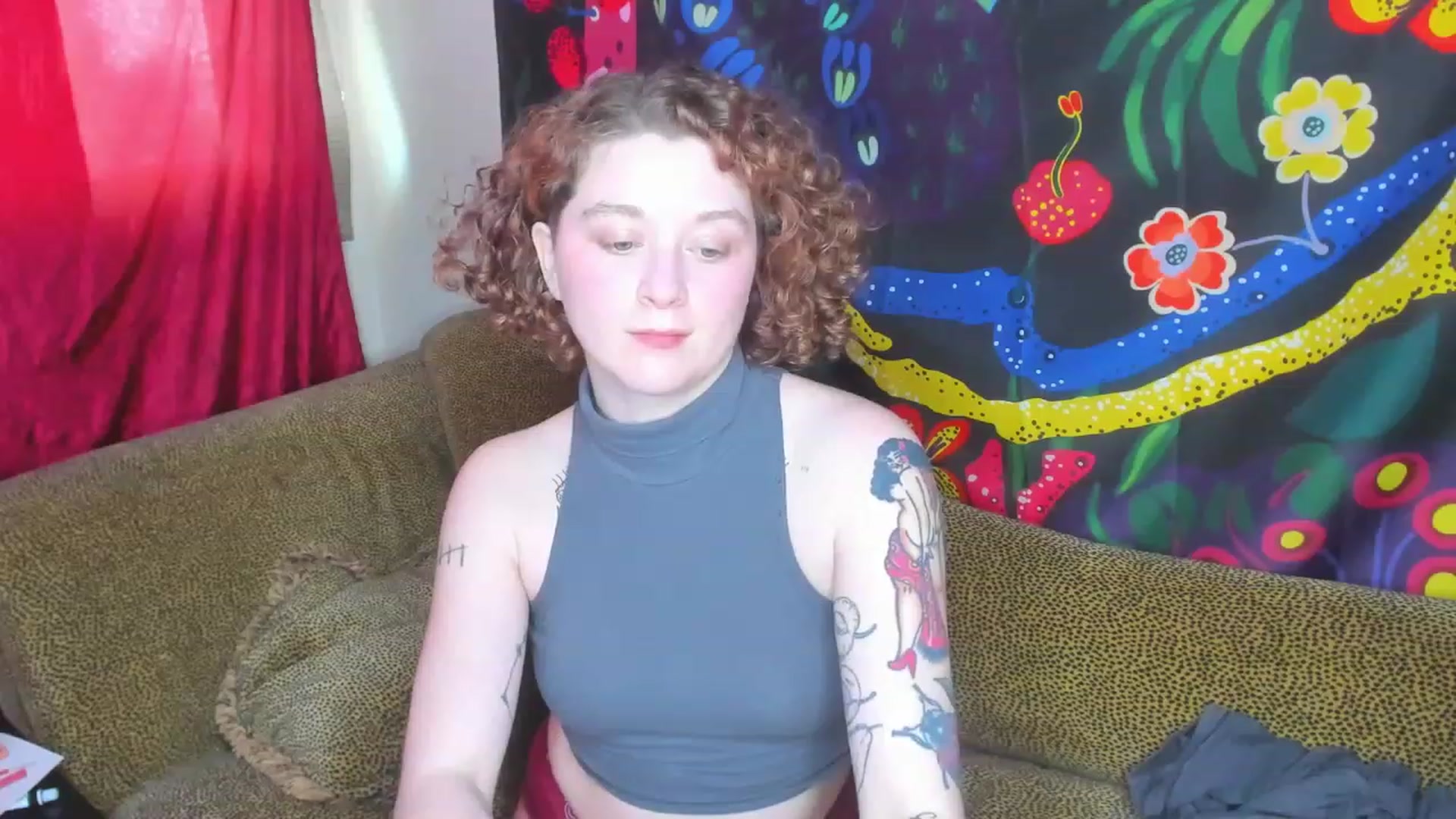 Gallery image thumbnail from PeachyQueen_'s myfreecams stream on, 02/07/2023, 22:05 image 1 of 20