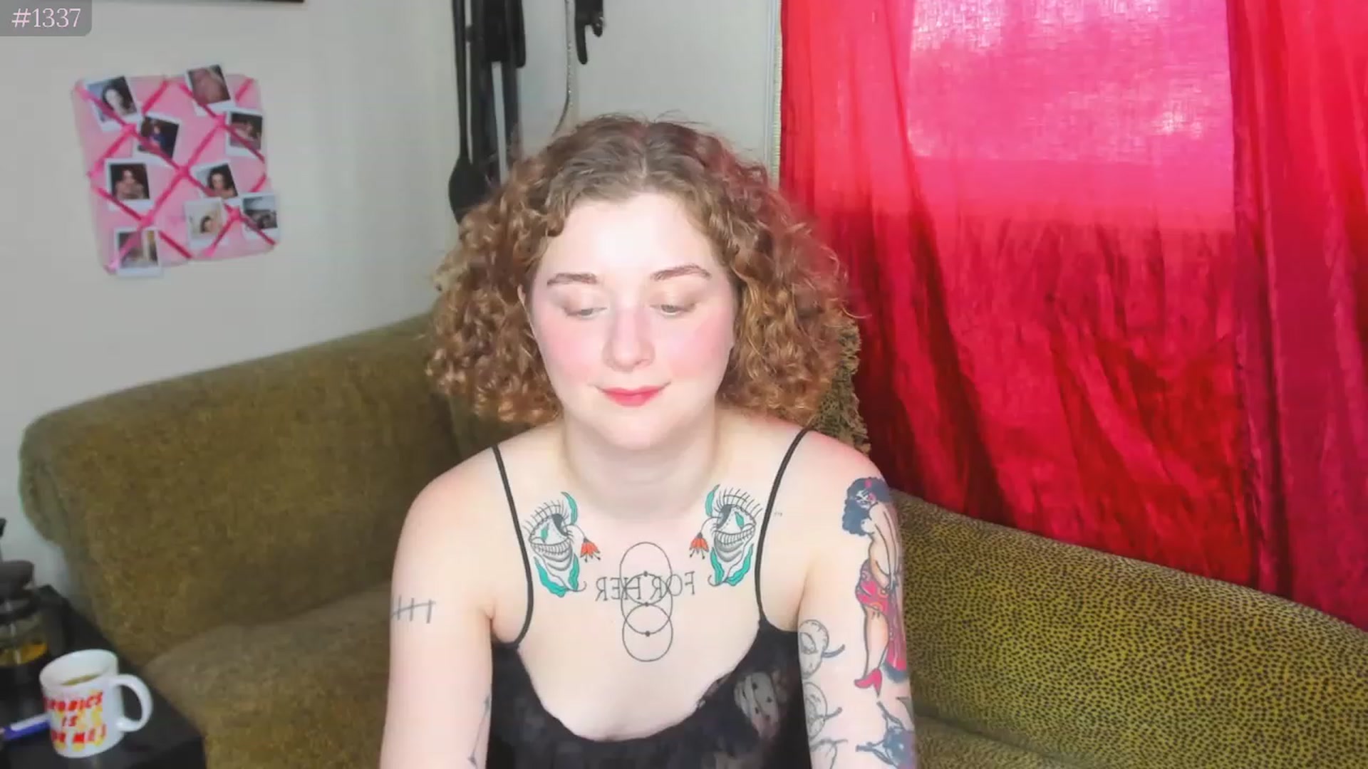 Gallery image thumbnail from PeachyQueen_'s myfreecams stream on, 03/22/2023, 19:04 image 8 of 20