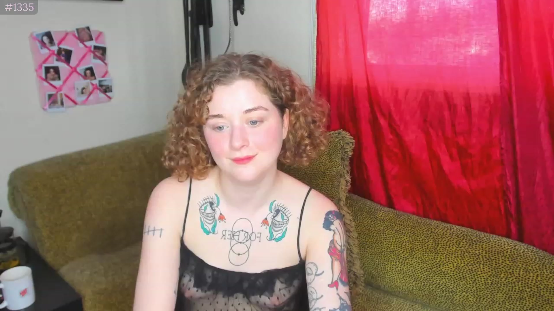 Gallery image thumbnail from PeachyQueen_'s myfreecams stream on, 03/22/2023, 19:04 image 14 of 20