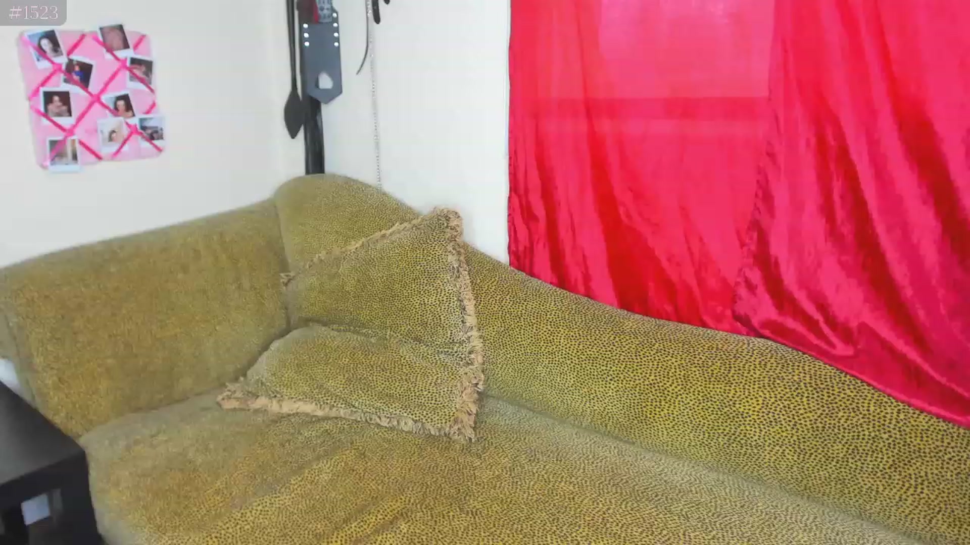 Gallery image thumbnail from PeachyQueen_'s myfreecams stream on, 03/30/2023, 19:05 image 6 of 20
