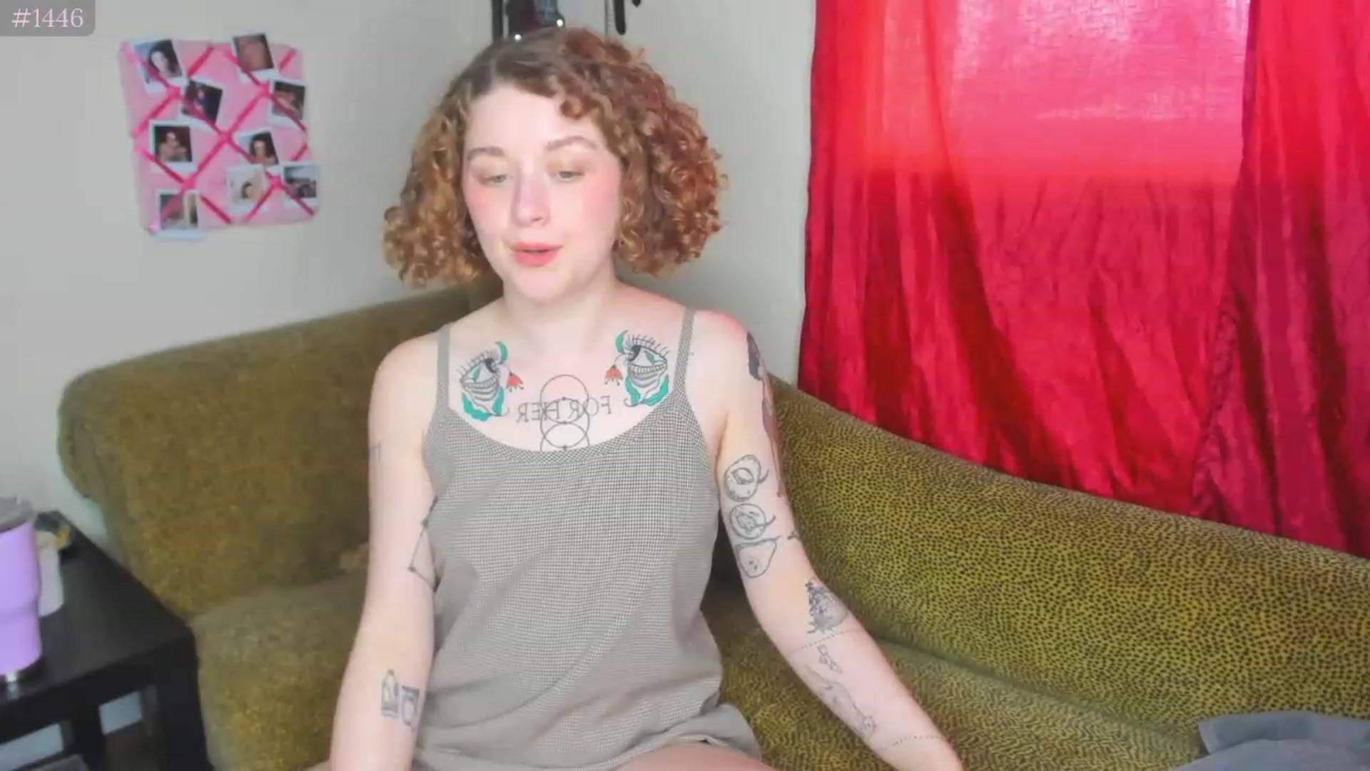 Gallery image thumbnail from PeachyQueen_'s myfreecams stream on, 03/31/2023, 19:04 image 9 of 20