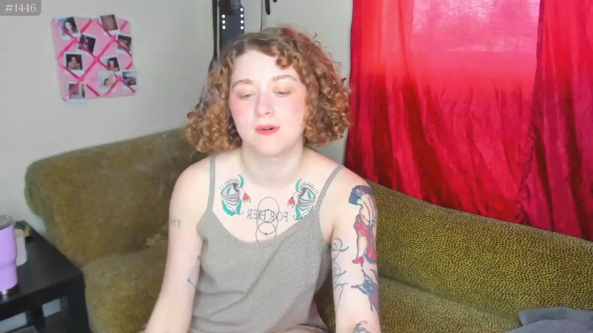 Gallery image thumbnail from PeachyQueen_'s myfreecams stream on, 03/31/2023, 19:04 image 10 of 20