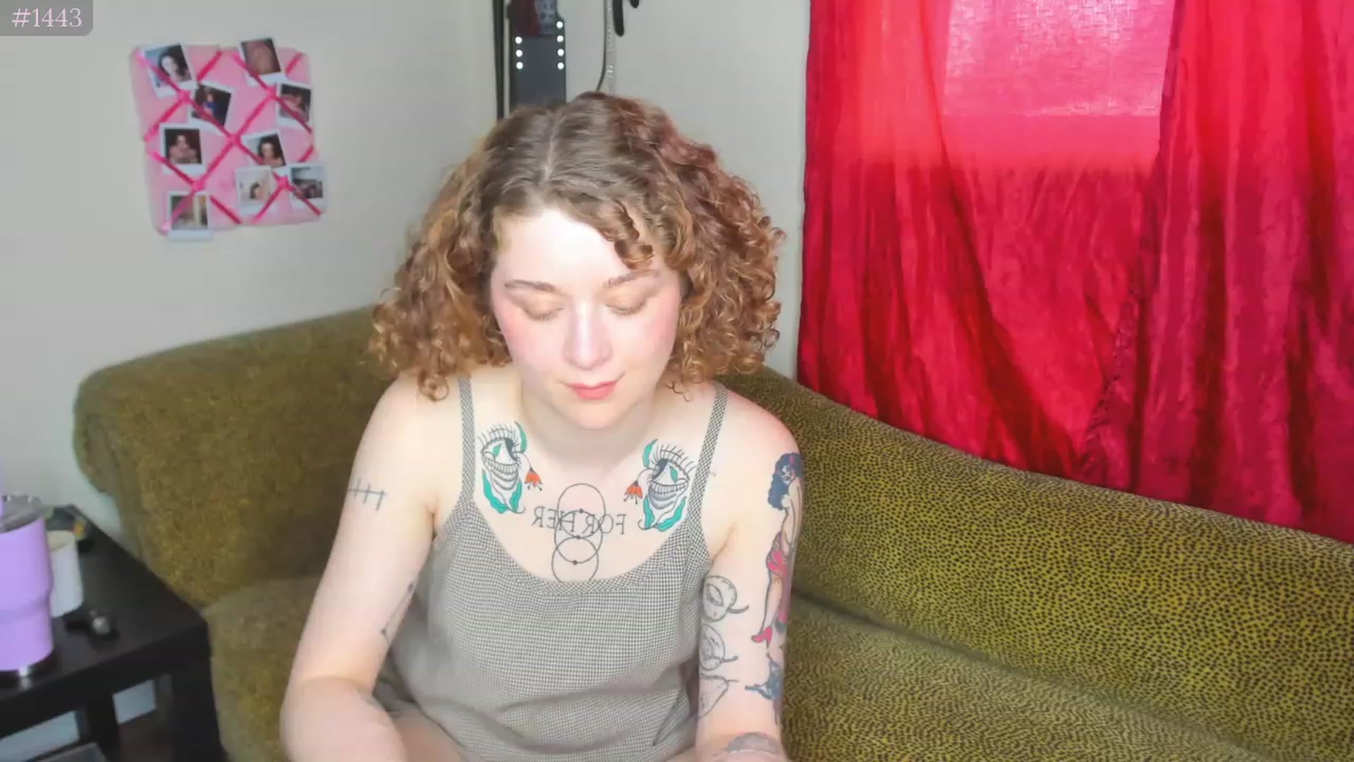 Gallery image thumbnail from PeachyQueen_'s myfreecams stream on, 03/31/2023, 19:53 image 17 of 20