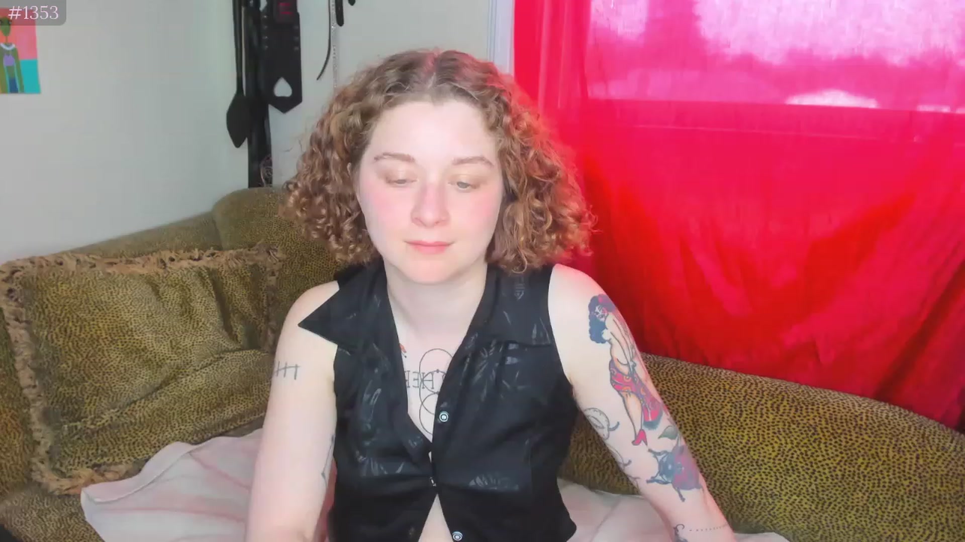 Gallery image thumbnail from PeachyQueen_'s myfreecams stream on, 04/25/2023, 20:04 image 7 of 20