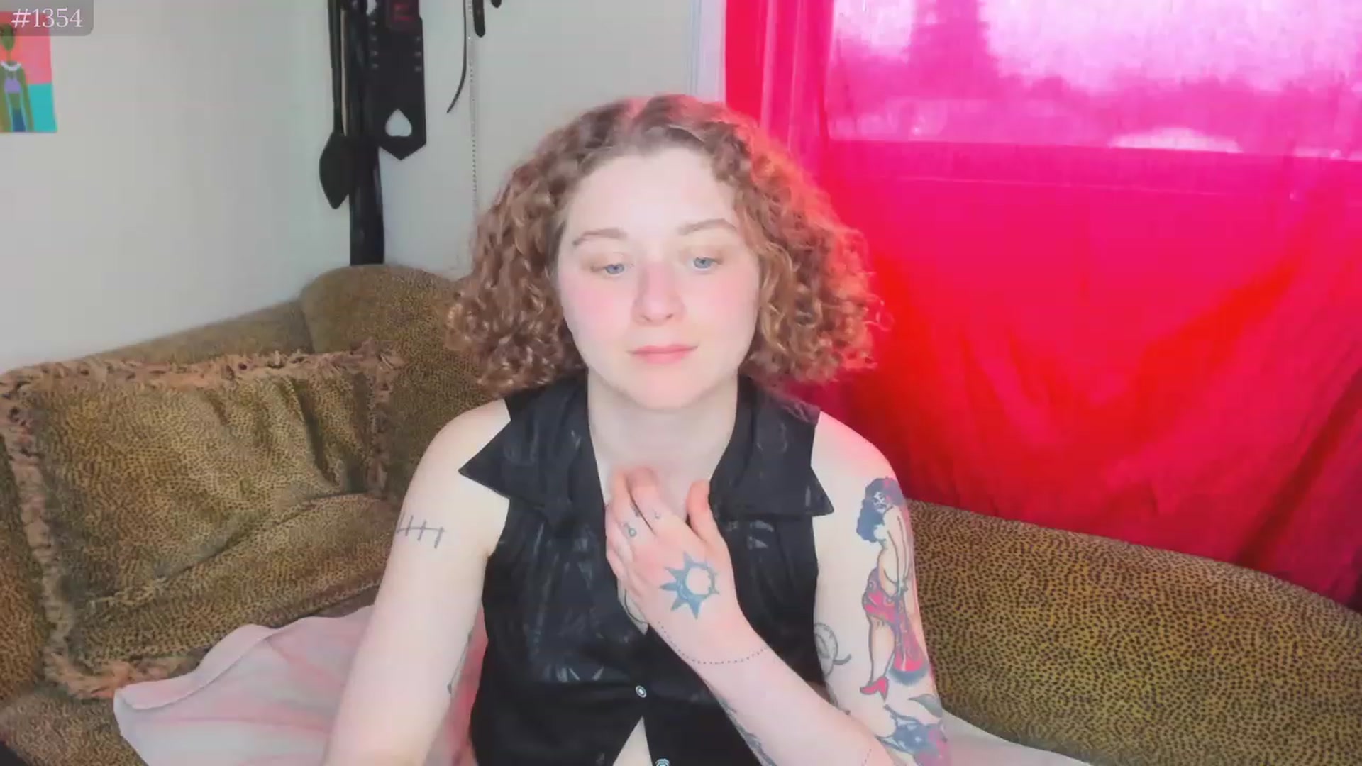 Gallery image thumbnail from PeachyQueen_'s myfreecams stream on, 04/25/2023, 20:04 image 15 of 20