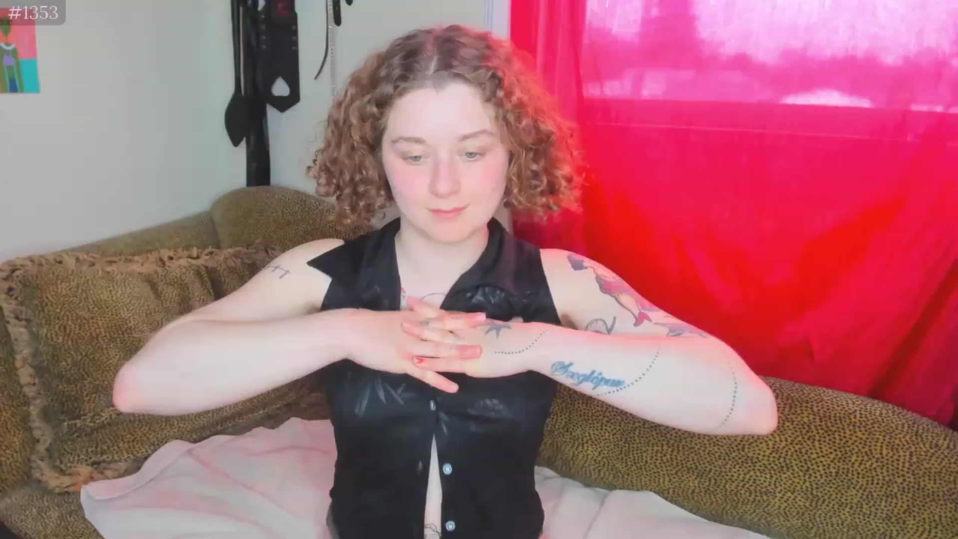 Gallery image thumbnail from PeachyQueen_'s myfreecams stream on, 04/25/2023, 20:04 image 10 of 20