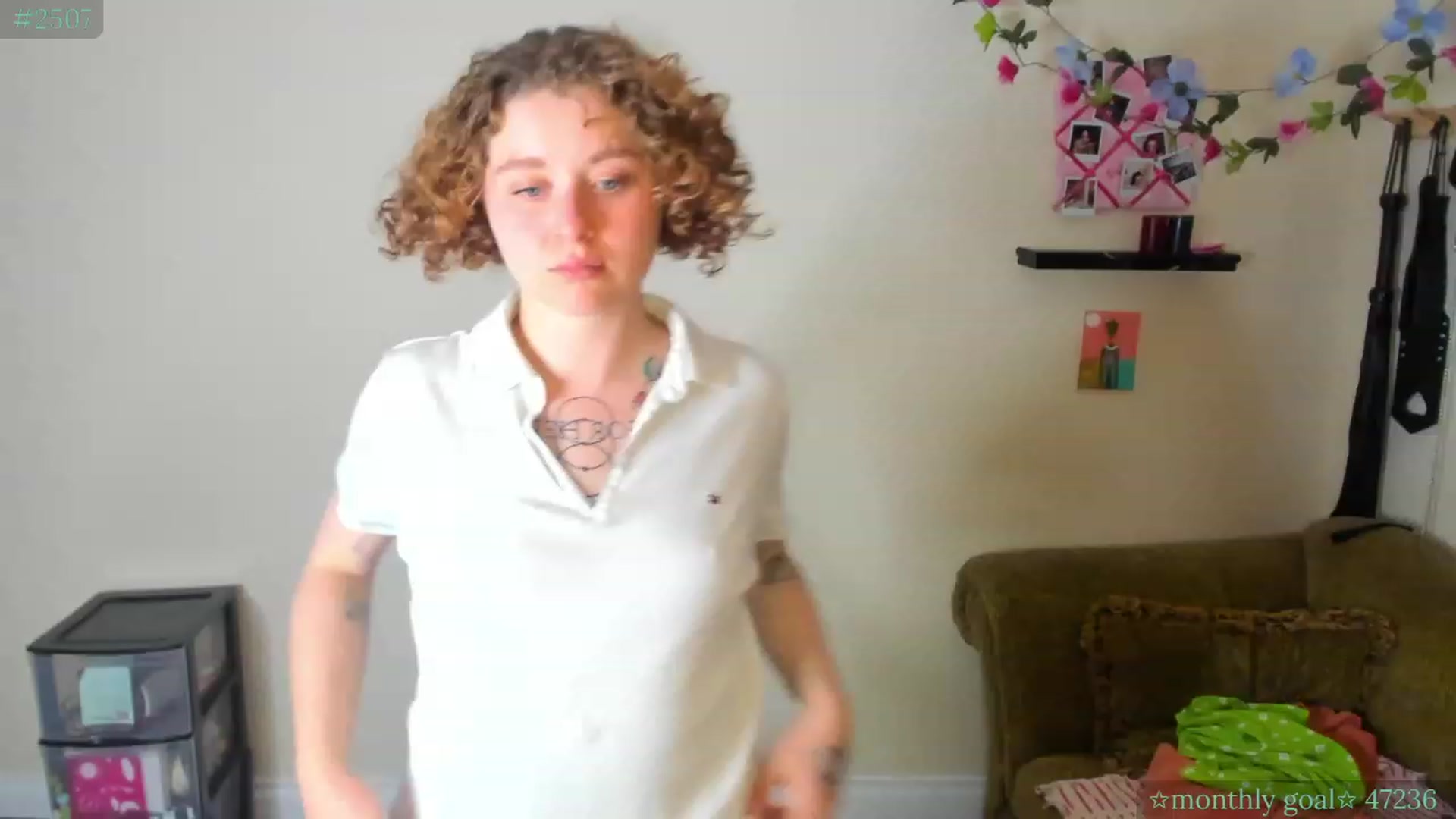 Gallery image thumbnail from PeachyQueen_'s myfreecams stream on, 07/06/2023, 23:43 image 19 of 20