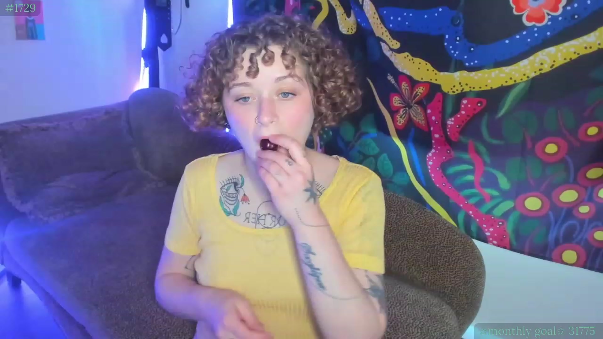 Gallery image thumbnail from PeachyQueen_'s myfreecams stream on, 07/25/2023, 20:32 image 4 of 20