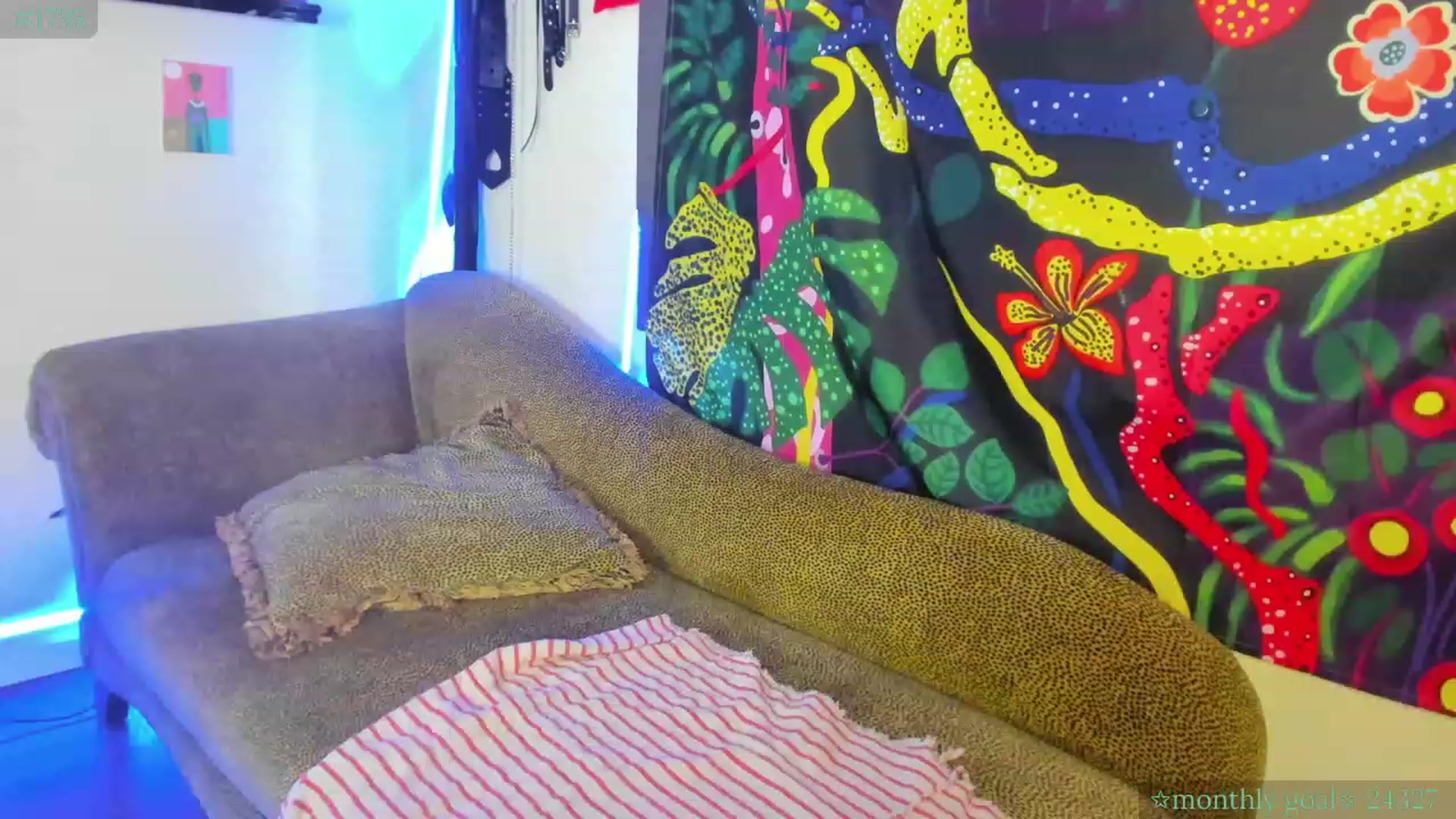 Gallery image thumbnail from PeachyQueen_'s myfreecams stream on, 07/31/2023, 21:50 image 9 of 20