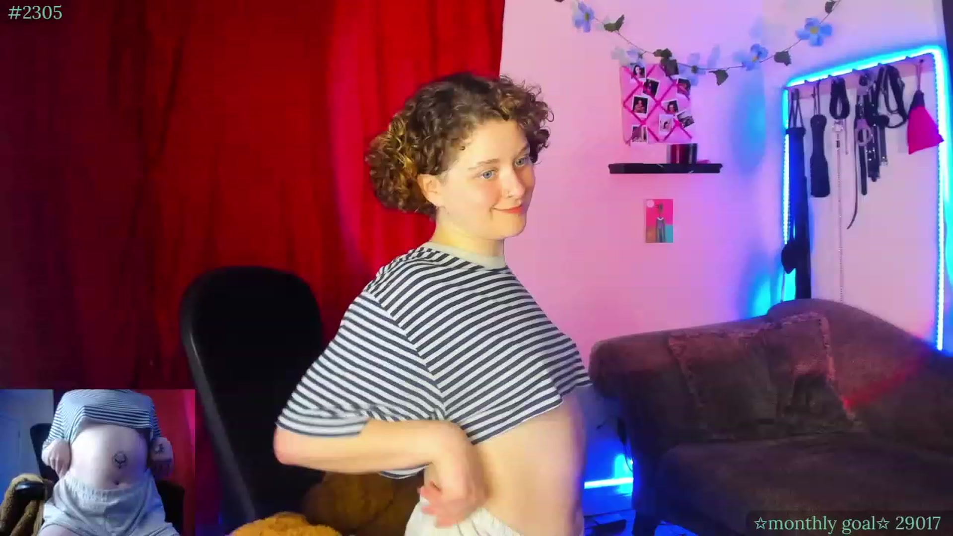 Gallery image thumbnail from PeachyQueen_'s myfreecams stream on, 08/23/2023, 23:11 image 6 of 20