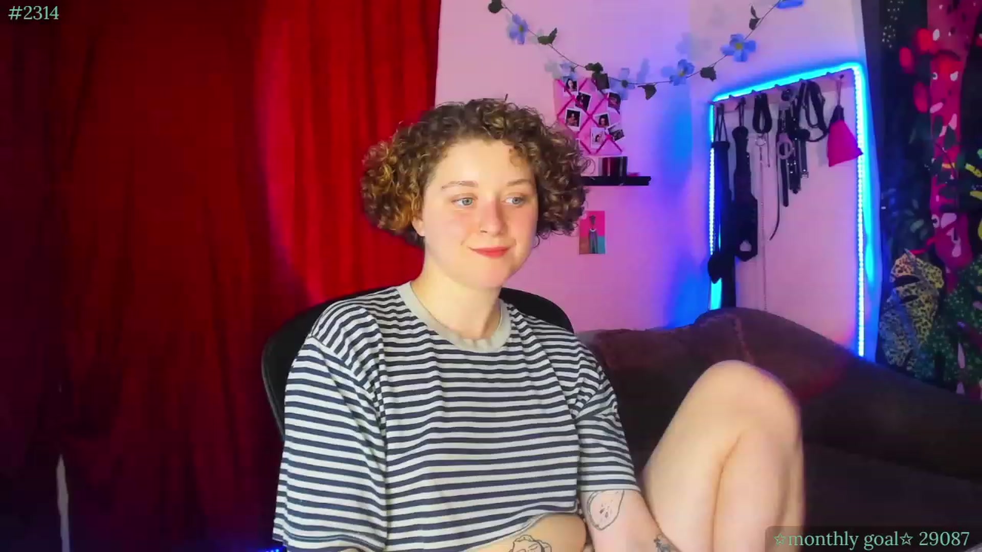 Gallery image thumbnail from PeachyQueen_'s myfreecams stream on, 08/23/2023, 23:11 image 2 of 20