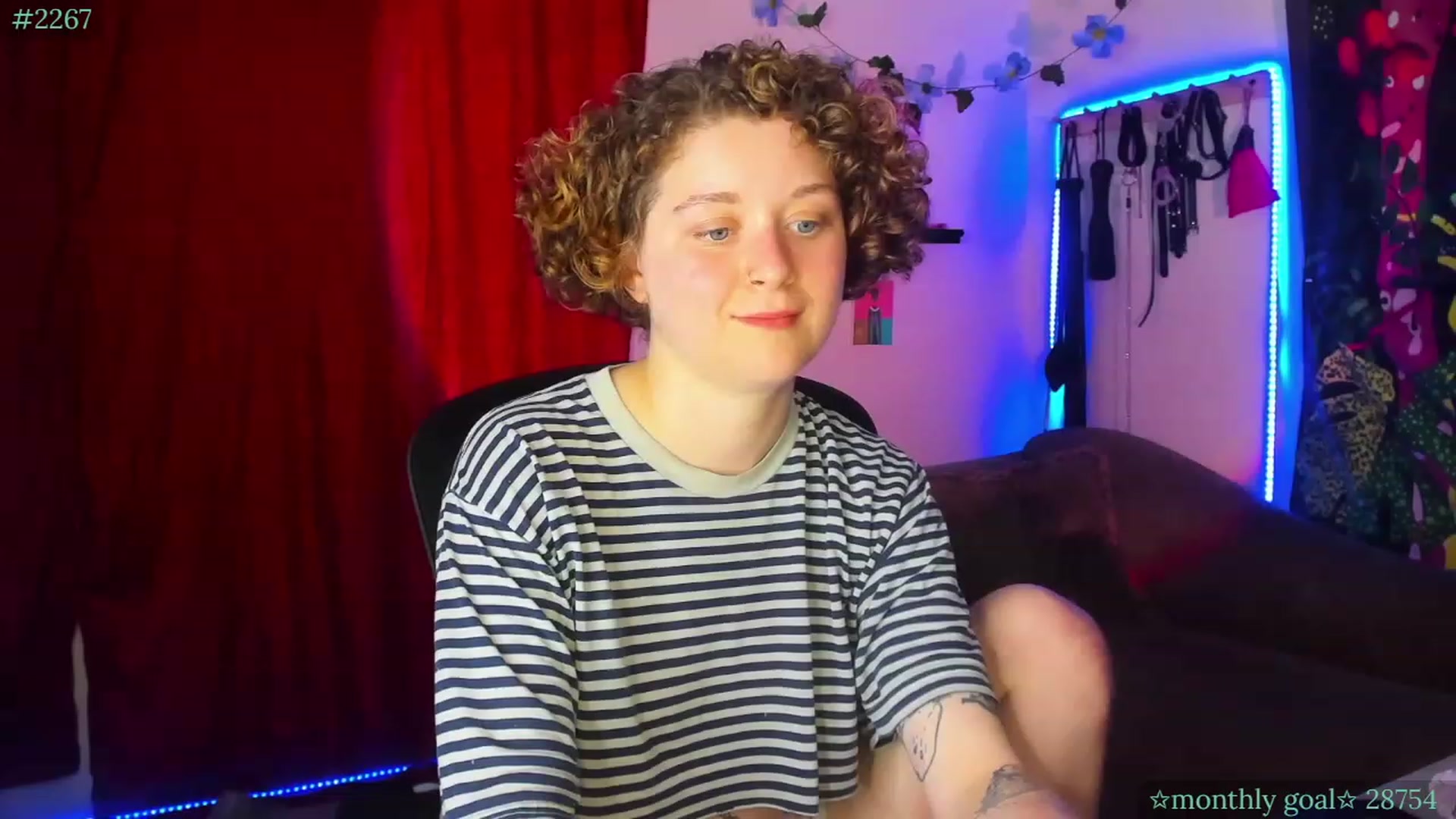 Gallery image thumbnail from PeachyQueen_'s myfreecams stream on, 08/23/2023, 23:11 image 18 of 20