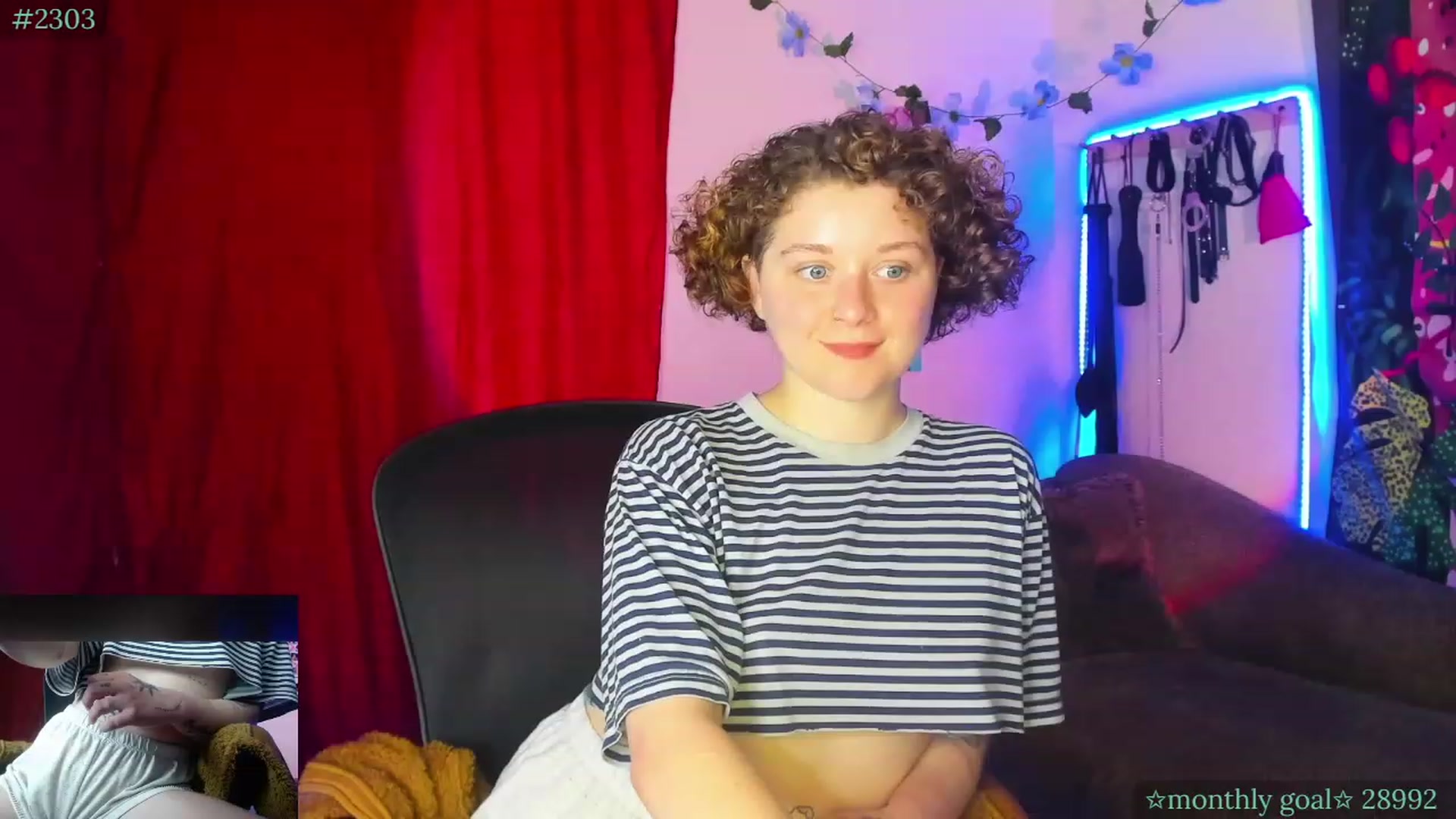 Gallery image thumbnail from PeachyQueen_'s myfreecams stream on, 08/23/2023, 23:11 image 8 of 20