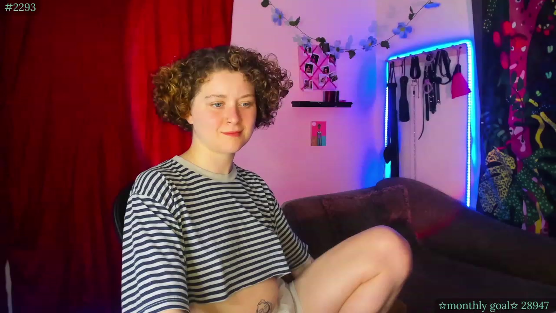 Gallery image thumbnail from PeachyQueen_'s myfreecams stream on, 08/23/2023, 23:11 image 12 of 20
