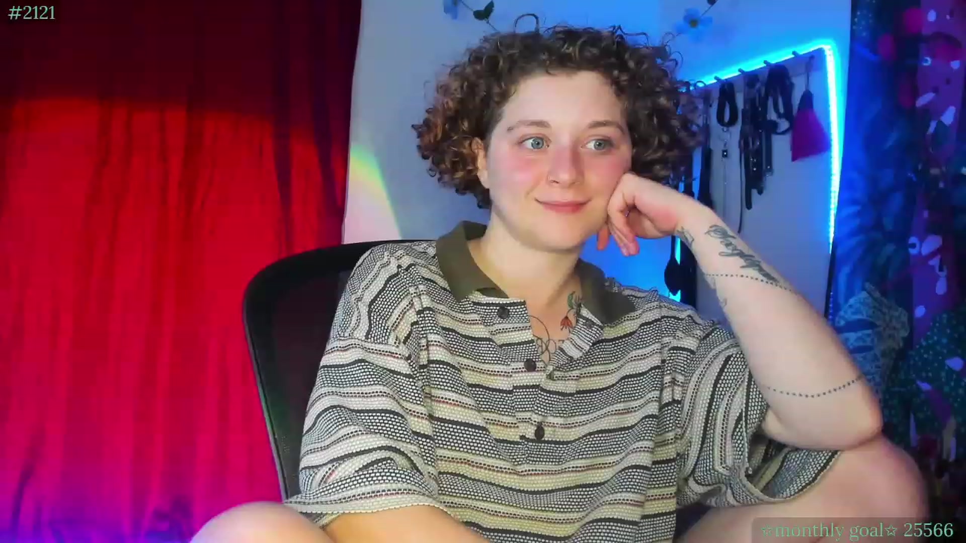 Gallery image thumbnail from PeachyQueen_'s myfreecams stream on, 08/29/2023, 07:34 image 13 of 20