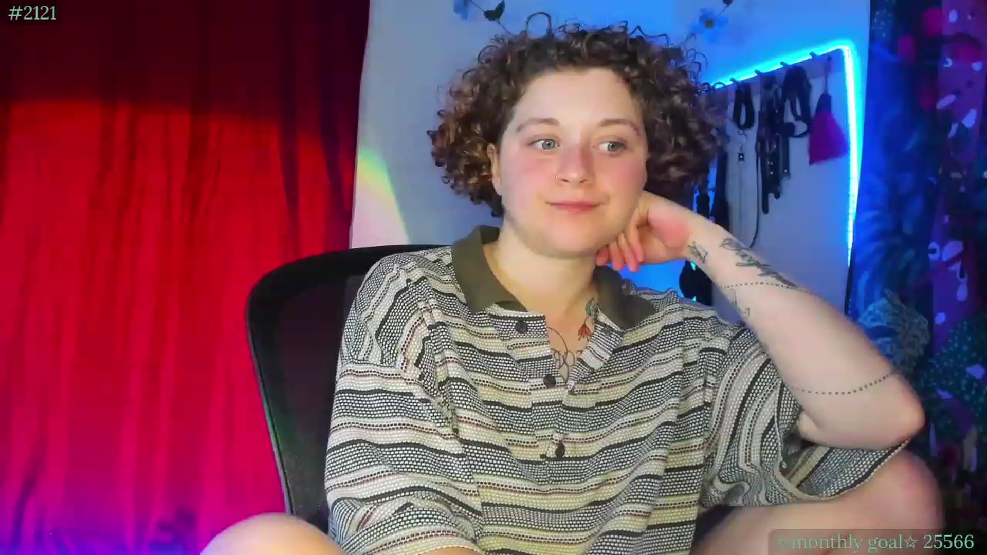 Gallery image thumbnail from PeachyQueen_'s myfreecams stream on, 08/29/2023, 07:34 image 14 of 20