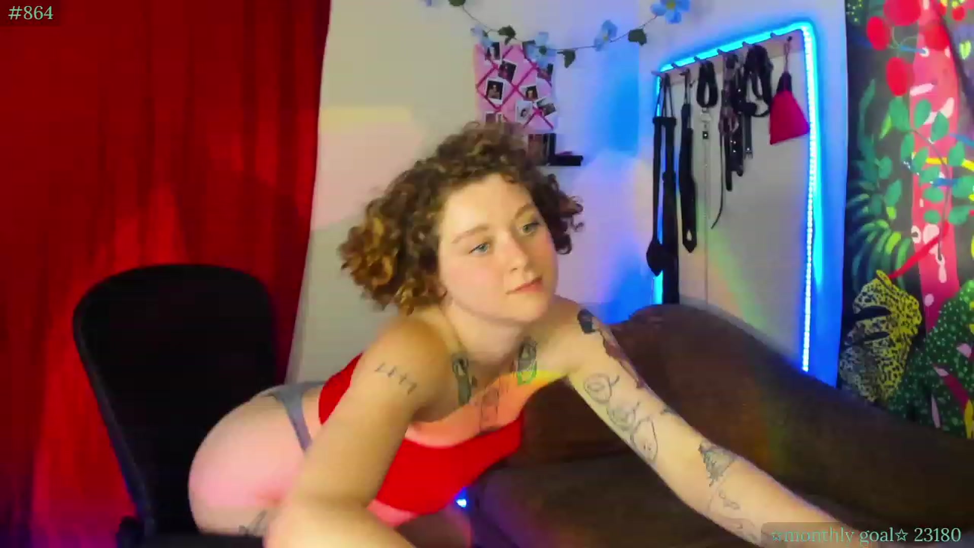 Gallery image thumbnail from PeachyQueen_'s myfreecams stream on, 09/04/2023, 22:25 image 5 of 20