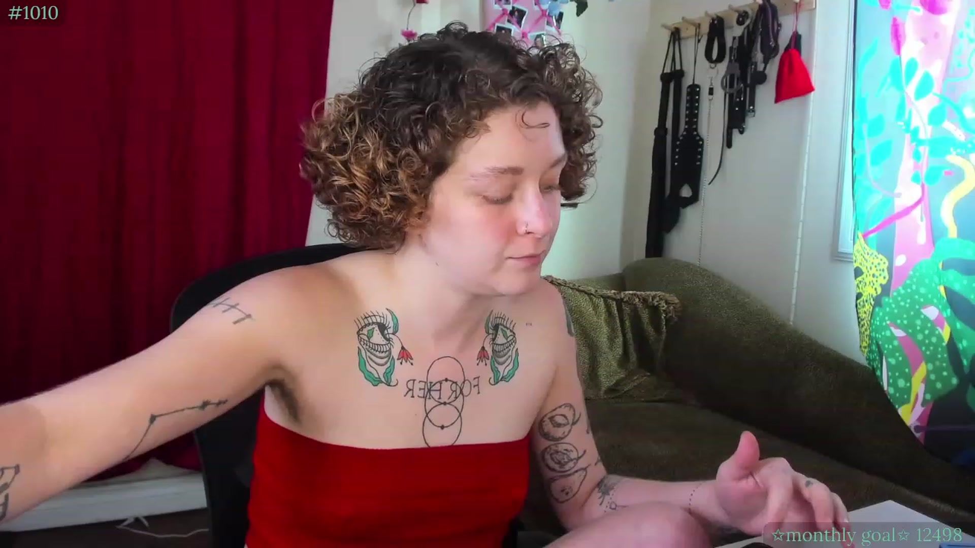 Gallery image thumbnail from PeachyQueen_'s myfreecams stream on, 09/19/2023, 19:14 image 12 of 20