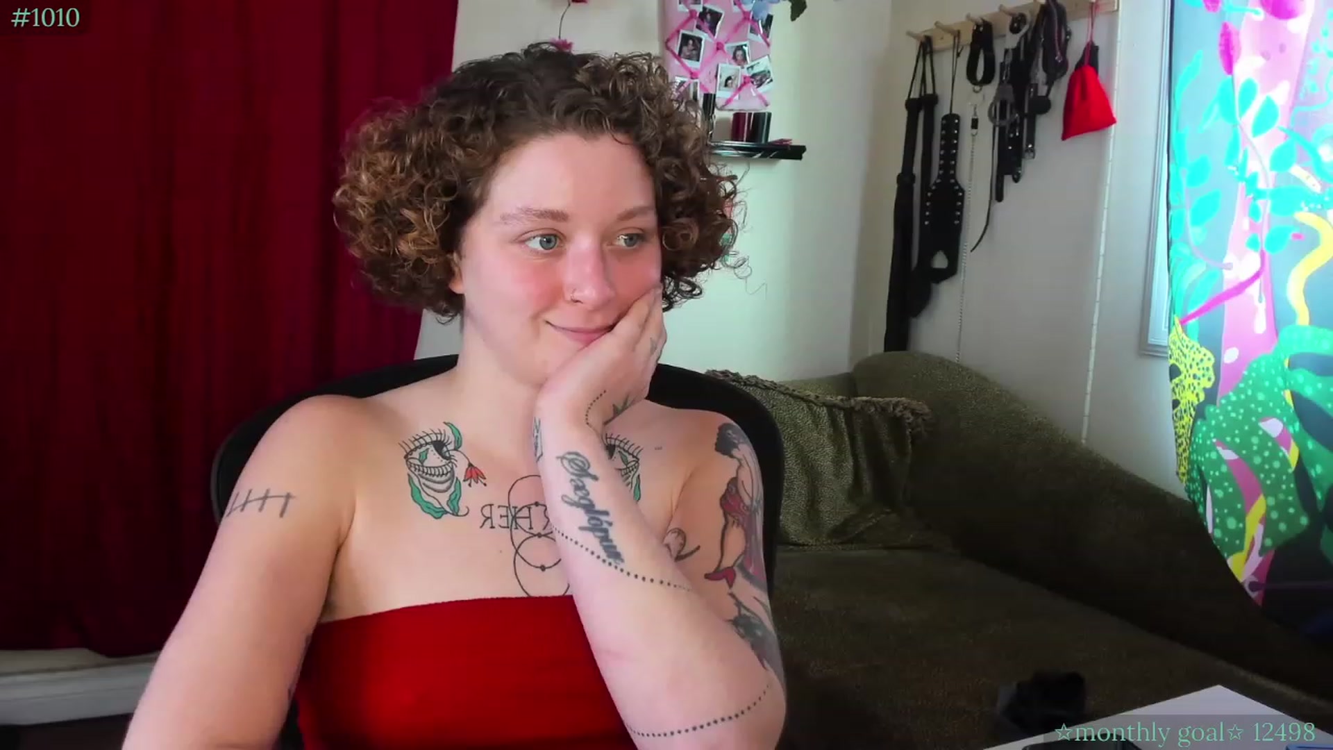 Gallery image thumbnail from PeachyQueen_'s myfreecams stream on, 09/19/2023, 19:26 image 3 of 20