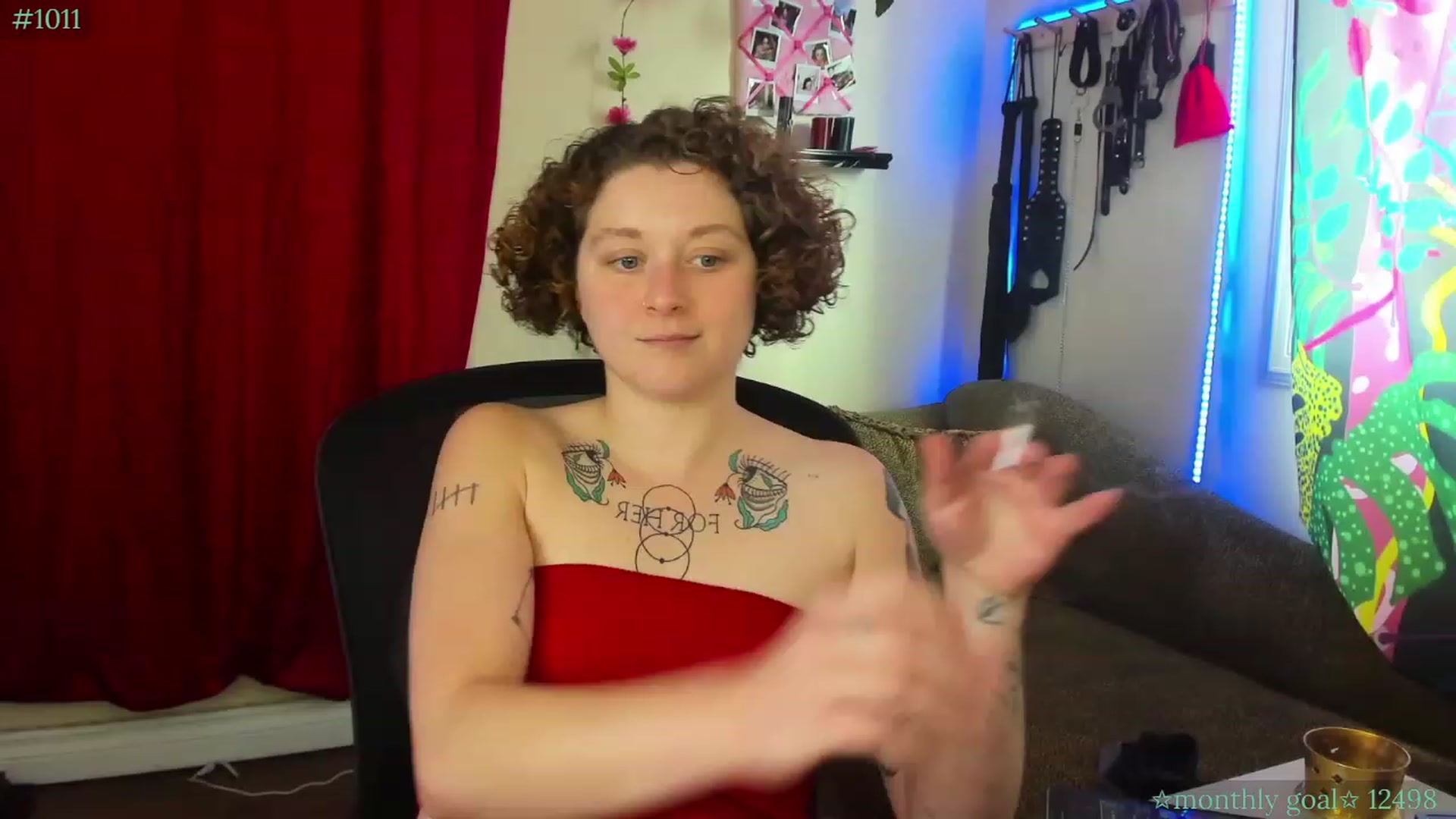 Gallery image thumbnail from PeachyQueen_'s myfreecams stream on, 09/19/2023, 19:26 image 17 of 20