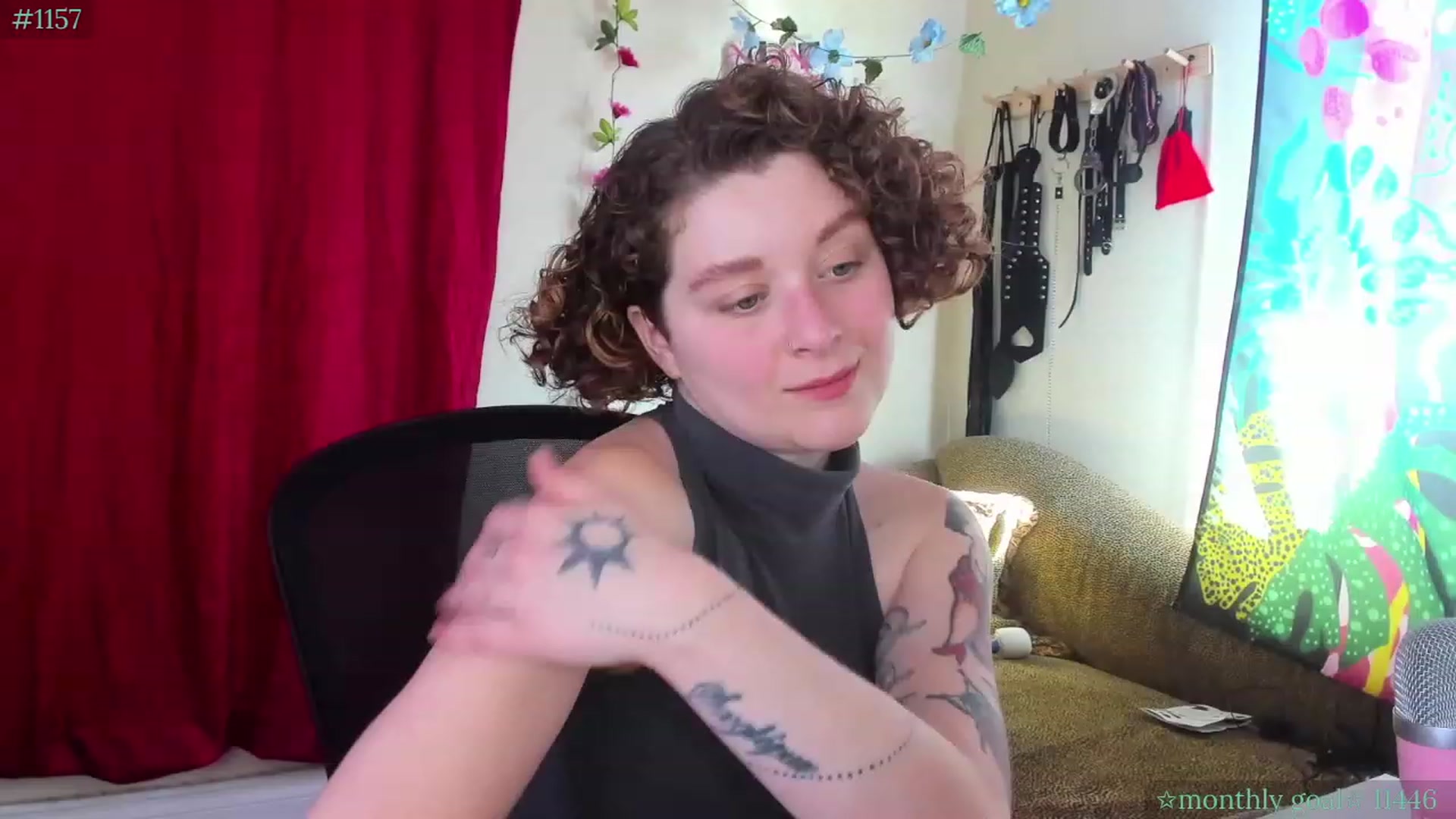 Gallery image thumbnail from PeachyQueen_'s myfreecams stream on, 09/22/2023, 18:01 image 10 of 20