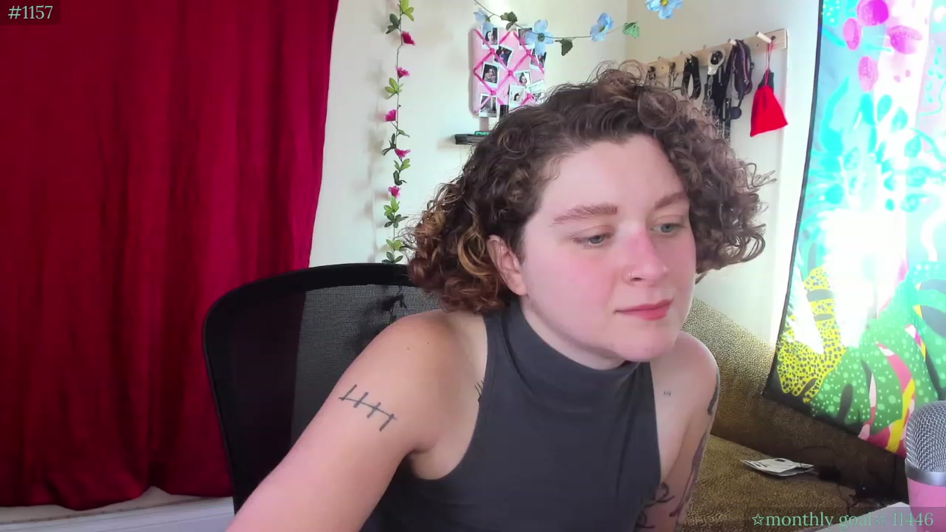 Gallery image thumbnail from PeachyQueen_'s myfreecams stream on, 09/22/2023, 18:01 image 12 of 20