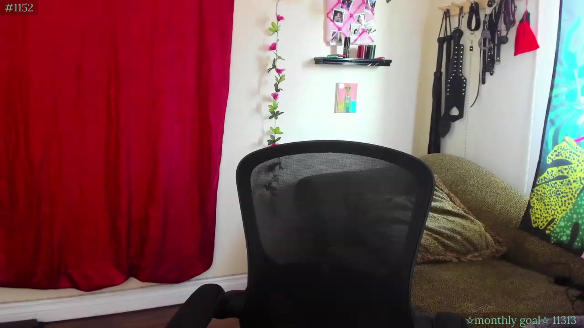 Gallery image thumbnail from PeachyQueen_'s myfreecams stream on, 09/22/2023, 19:24 image 12 of 20