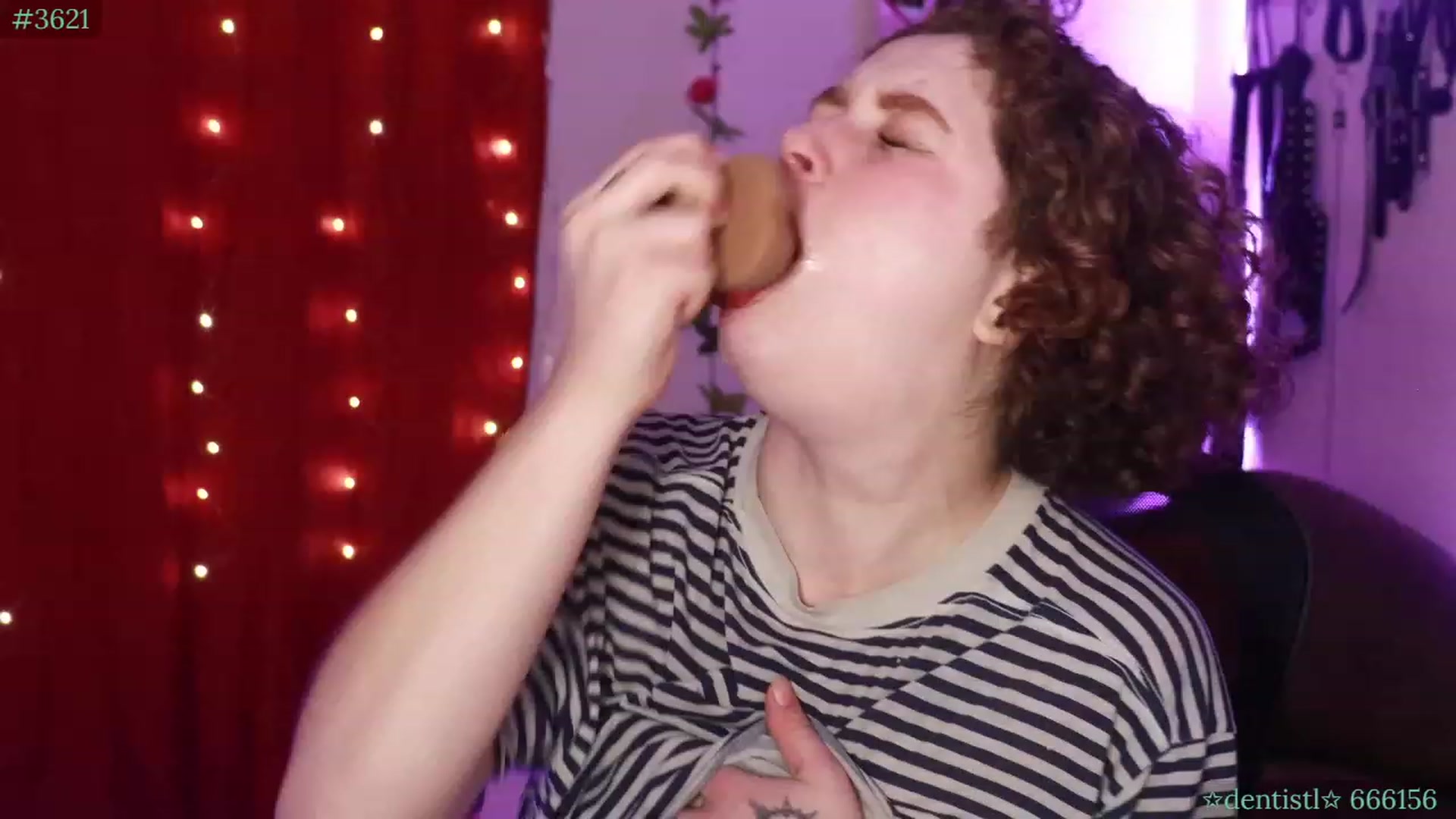 Gallery image thumbnail from PeachyQueen_'s myfreecams stream on, 10/03/2023, 06:31 image 2 of 20