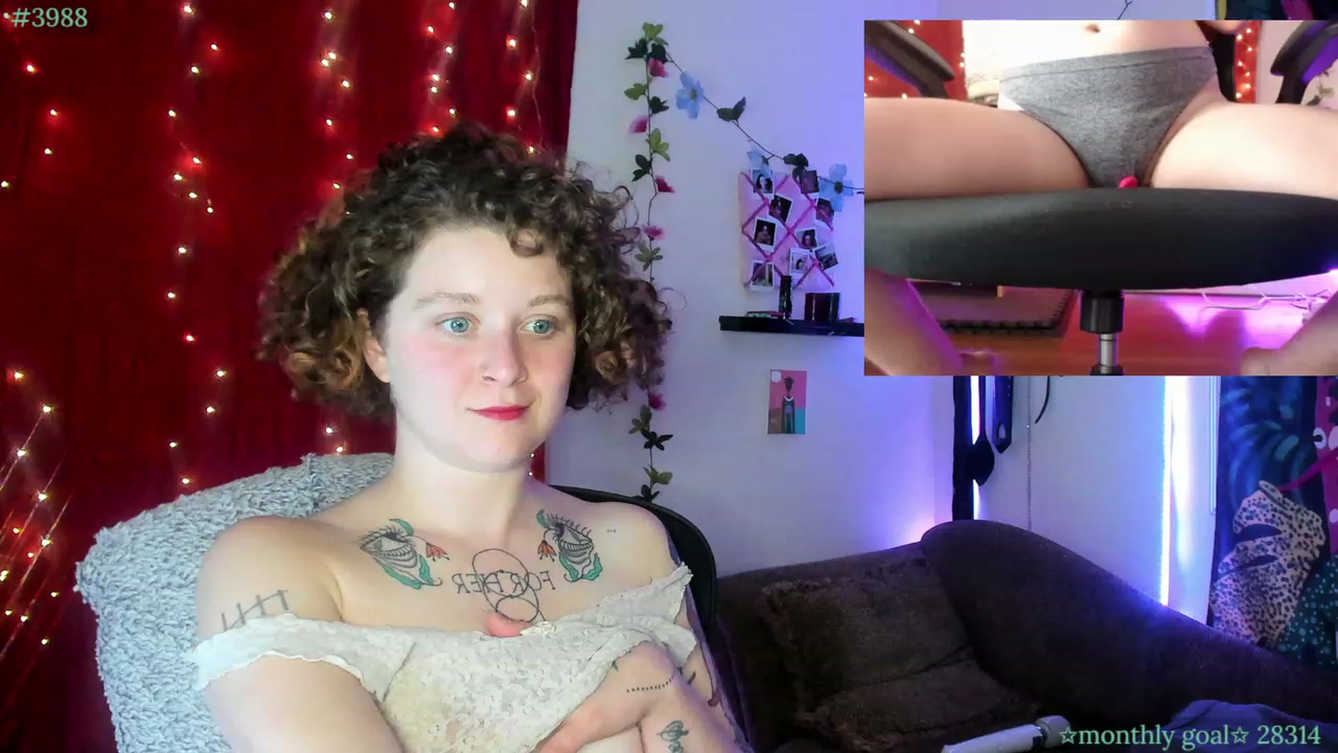 Gallery image thumbnail from PeachyQueen_'s myfreecams stream on, 10/08/2023, 06:58 image 14 of 20