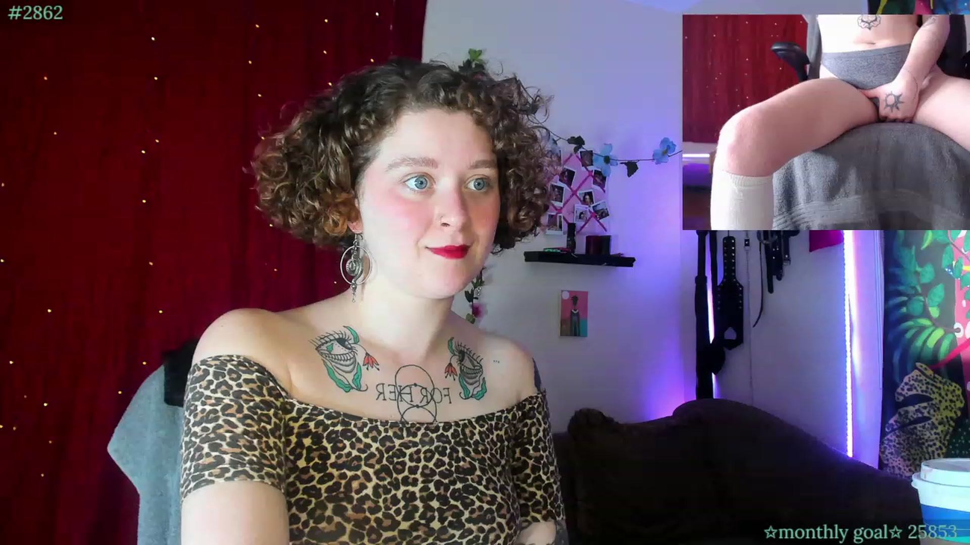Gallery image thumbnail from PeachyQueen_'s myfreecams stream on, 10/12/2023, 21:00 image 2 of 20