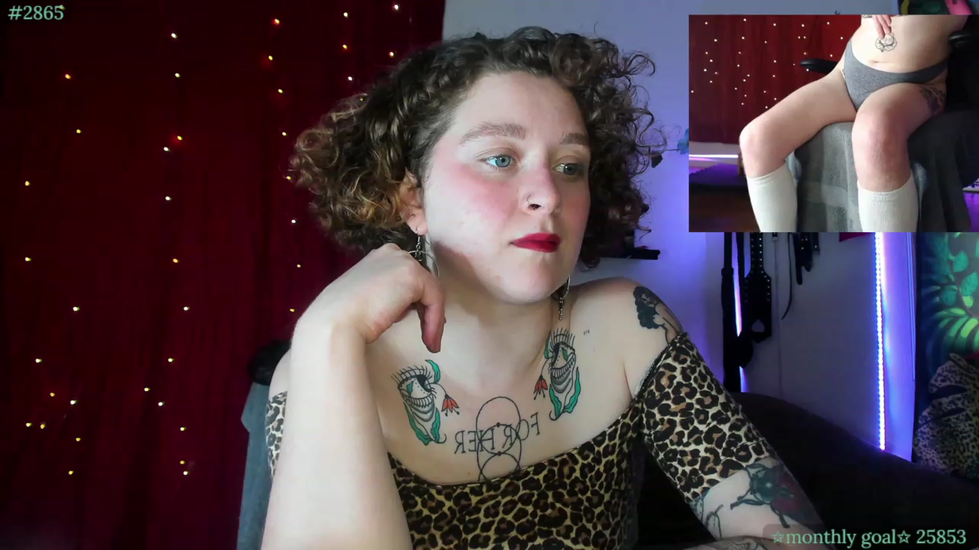 Gallery image thumbnail from PeachyQueen_'s myfreecams stream on, 10/12/2023, 21:00 image 4 of 20