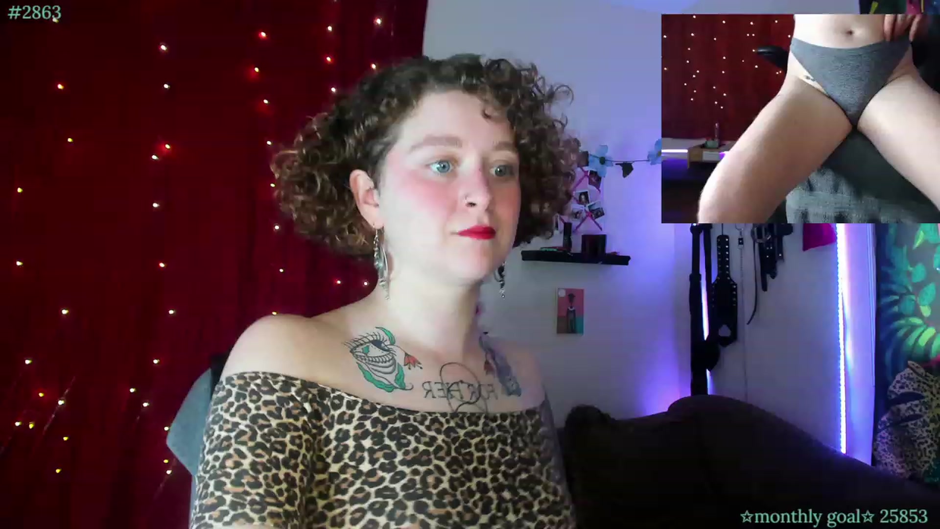 Gallery image thumbnail from PeachyQueen_'s myfreecams stream on, 10/12/2023, 21:00 image 3 of 20