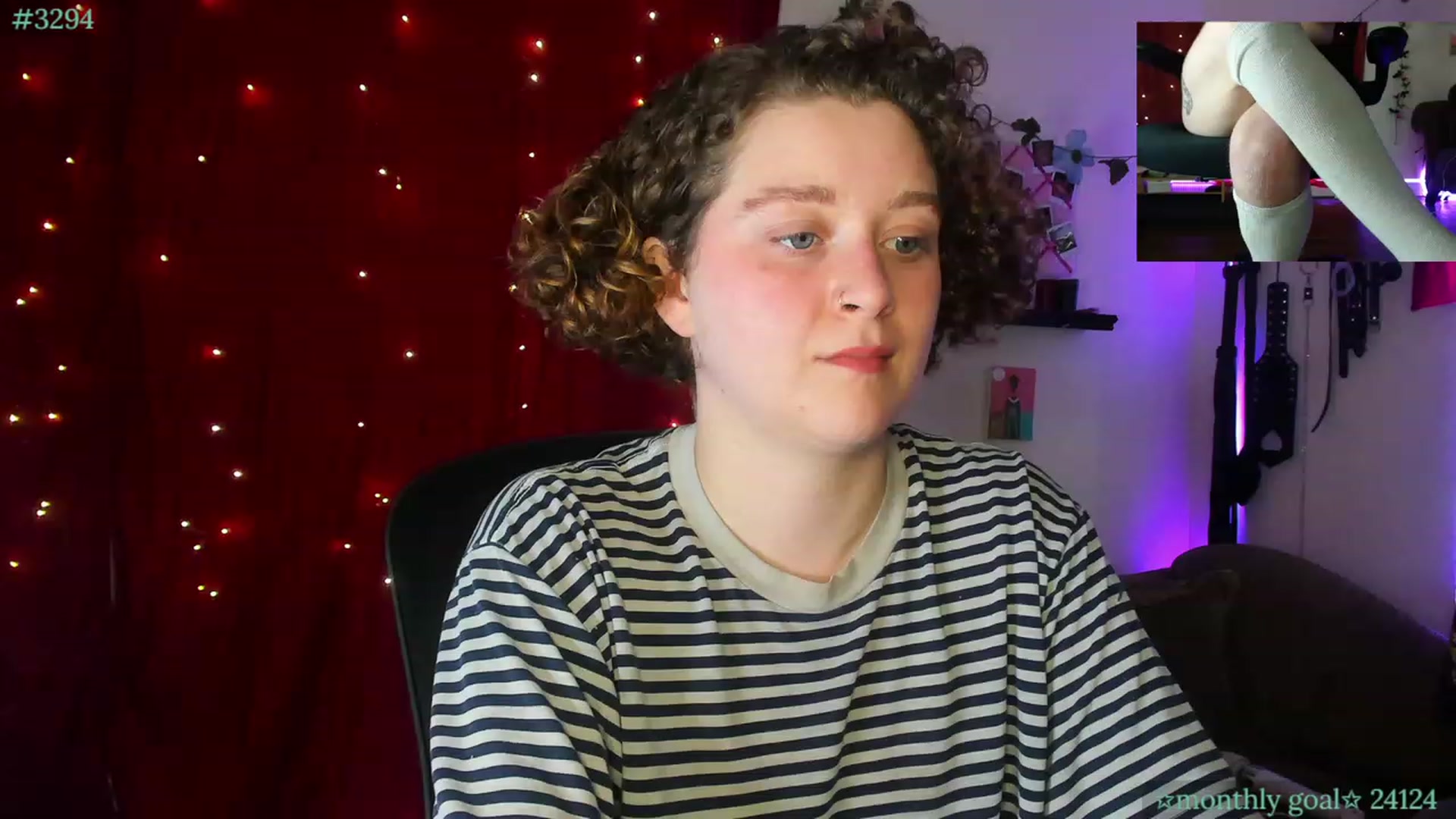 Gallery image thumbnail from PeachyQueen_'s myfreecams stream on, 10/17/2023, 19:12 image 10 of 20