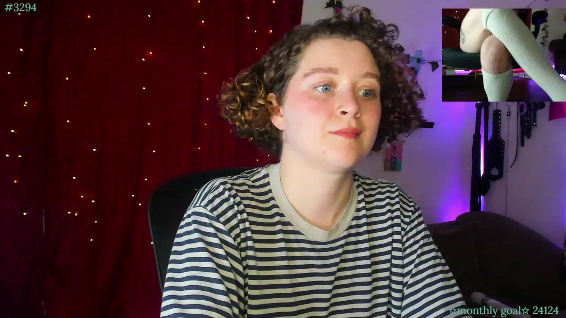 Gallery image thumbnail from PeachyQueen_'s myfreecams stream on, 10/17/2023, 19:12 image 11 of 20