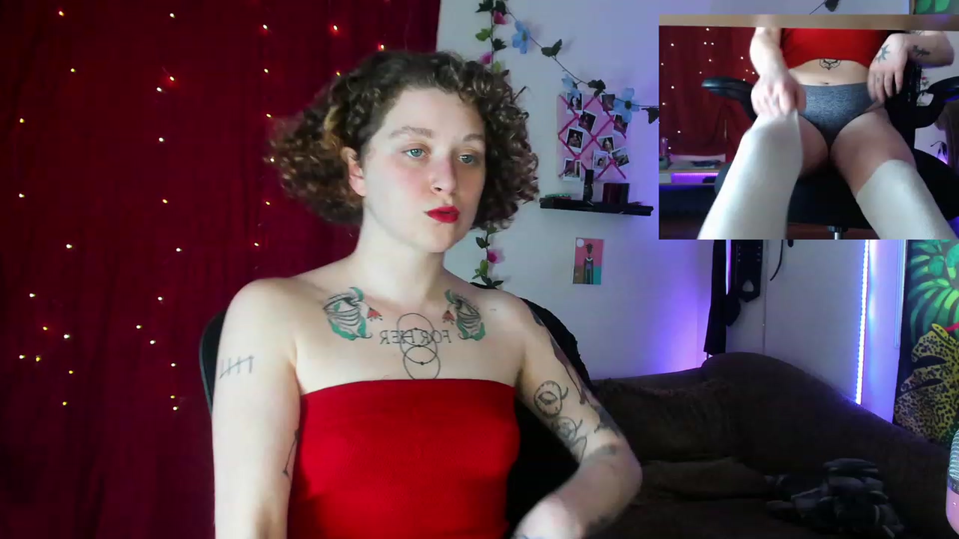 Gallery image thumbnail from PeachyQueen_'s myfreecams stream on, 10/24/2023, 20:42 image 6 of 20