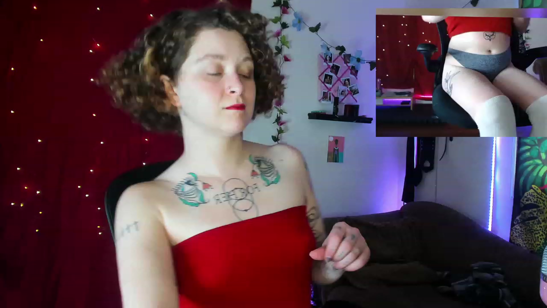 Gallery image thumbnail from PeachyQueen_'s myfreecams stream on, 10/24/2023, 20:42 image 15 of 20