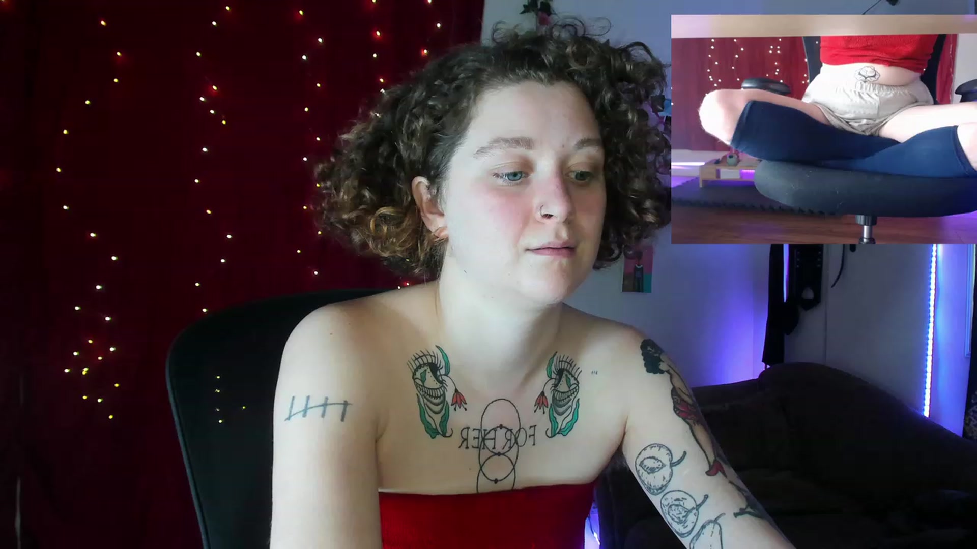 Gallery image thumbnail from PeachyQueen_'s myfreecams stream on, 10/25/2023, 19:35 image 1 of 20