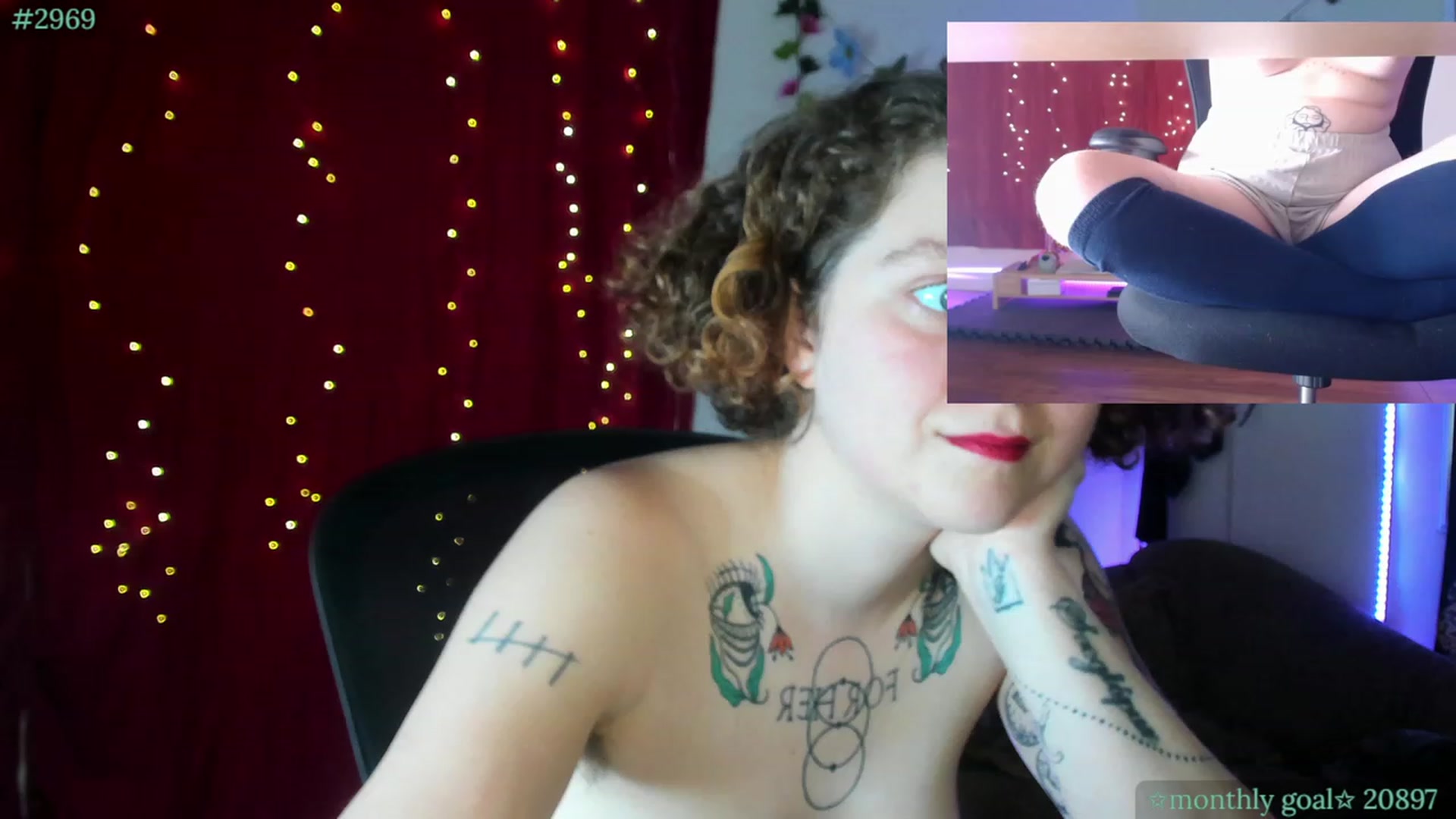 Gallery image thumbnail from PeachyQueen_'s myfreecams stream on, 10/25/2023, 19:35 image 12 of 20