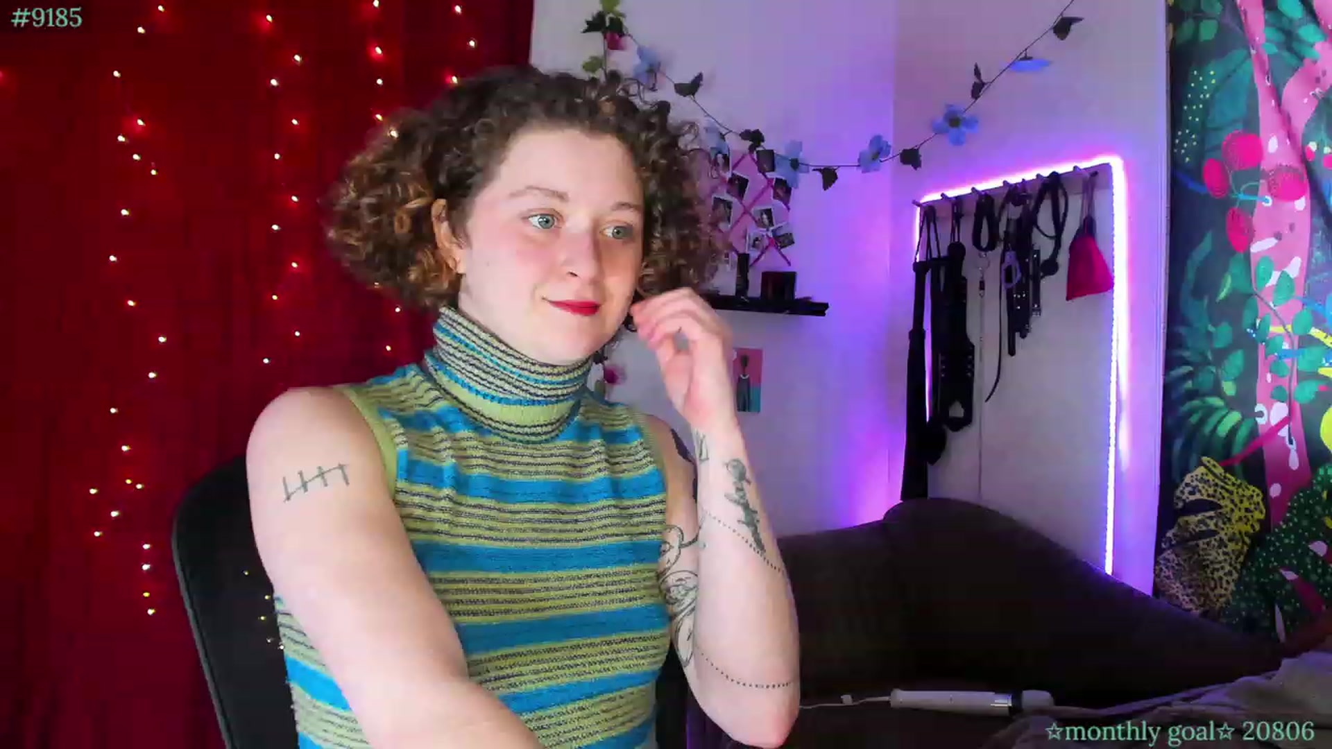 Gallery image thumbnail from PeachyQueen_'s myfreecams stream on, 11/08/2023, 21:49 image 4 of 20