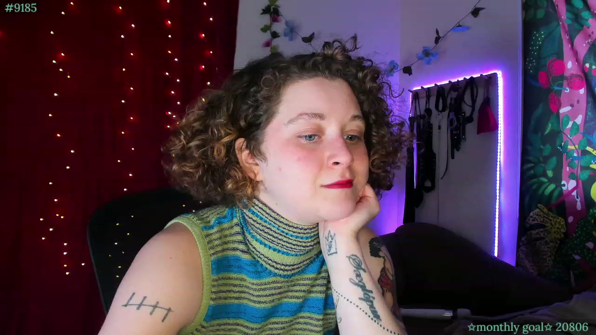Gallery image thumbnail from PeachyQueen_'s myfreecams stream on, 11/08/2023, 21:49 image 3 of 20