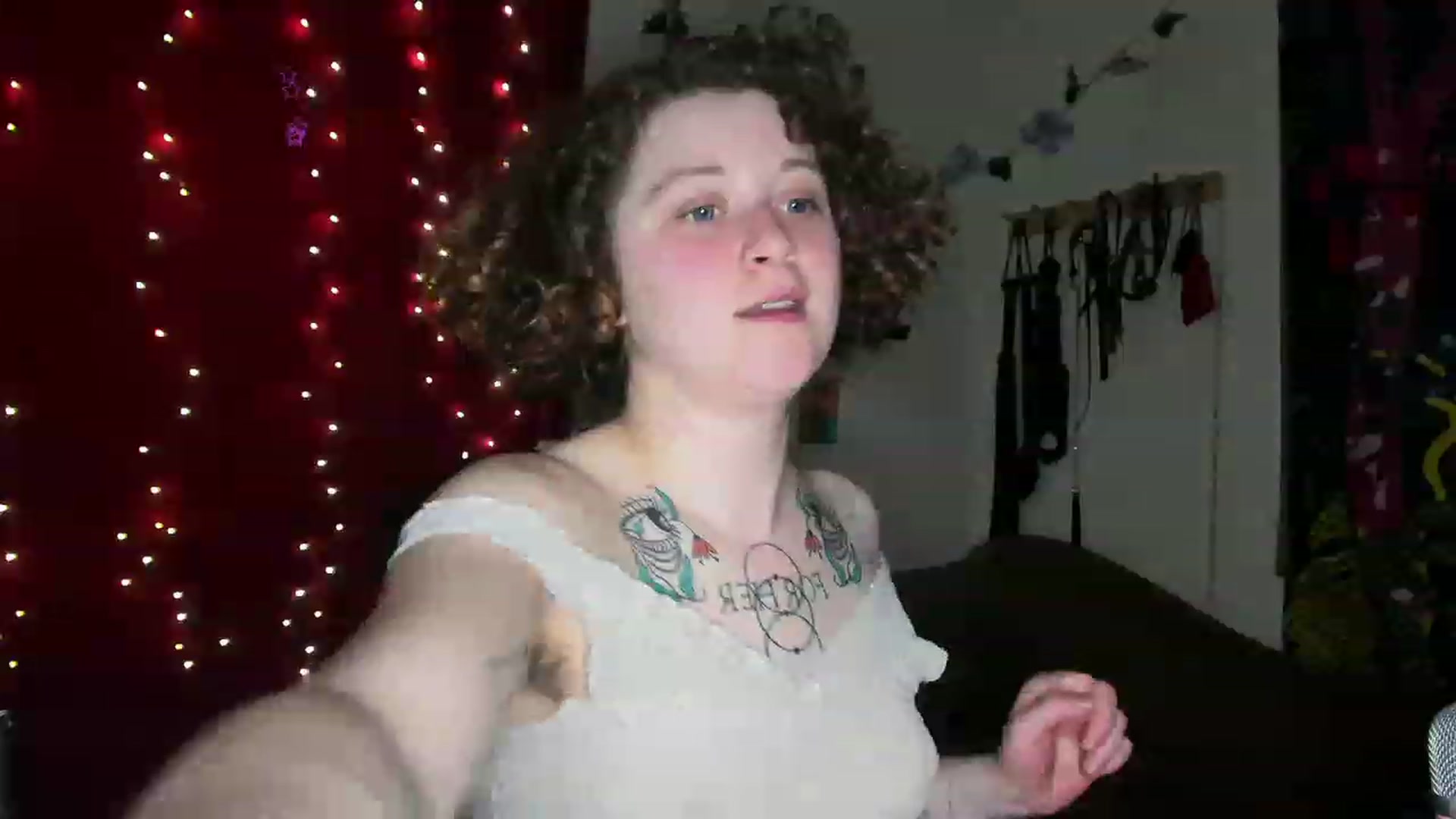 Gallery image thumbnail from PeachyQueen_'s myfreecams stream on, 11/13/2023, 06:37 image 11 of 20