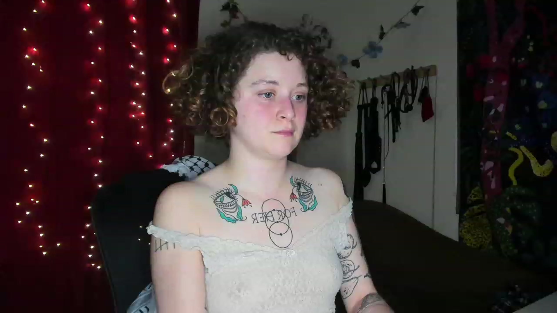 Gallery image thumbnail from PeachyQueen_'s myfreecams stream on, 11/13/2023, 06:37 image 3 of 20